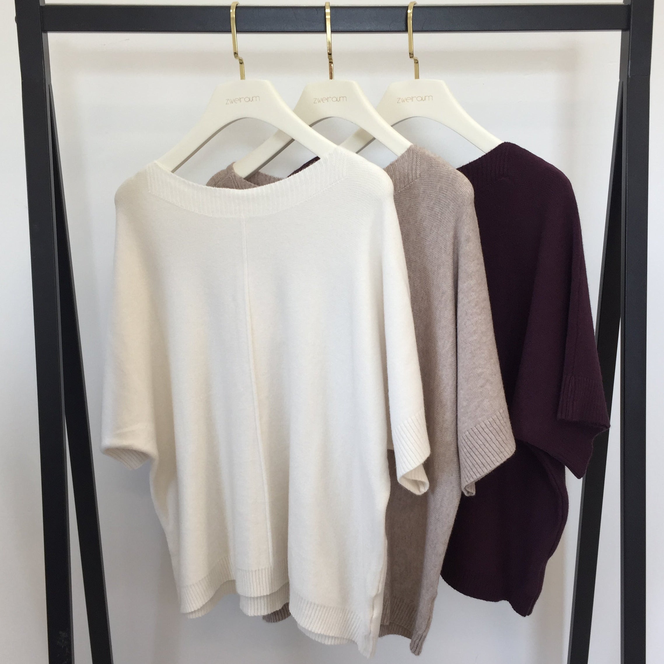 Knit Shirt Middle Seam