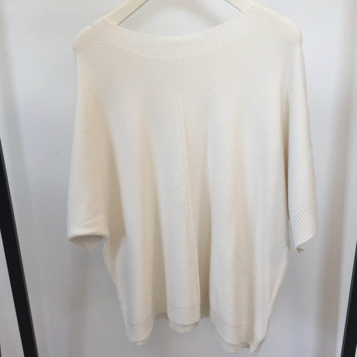 Knit Shirt Middle Seam