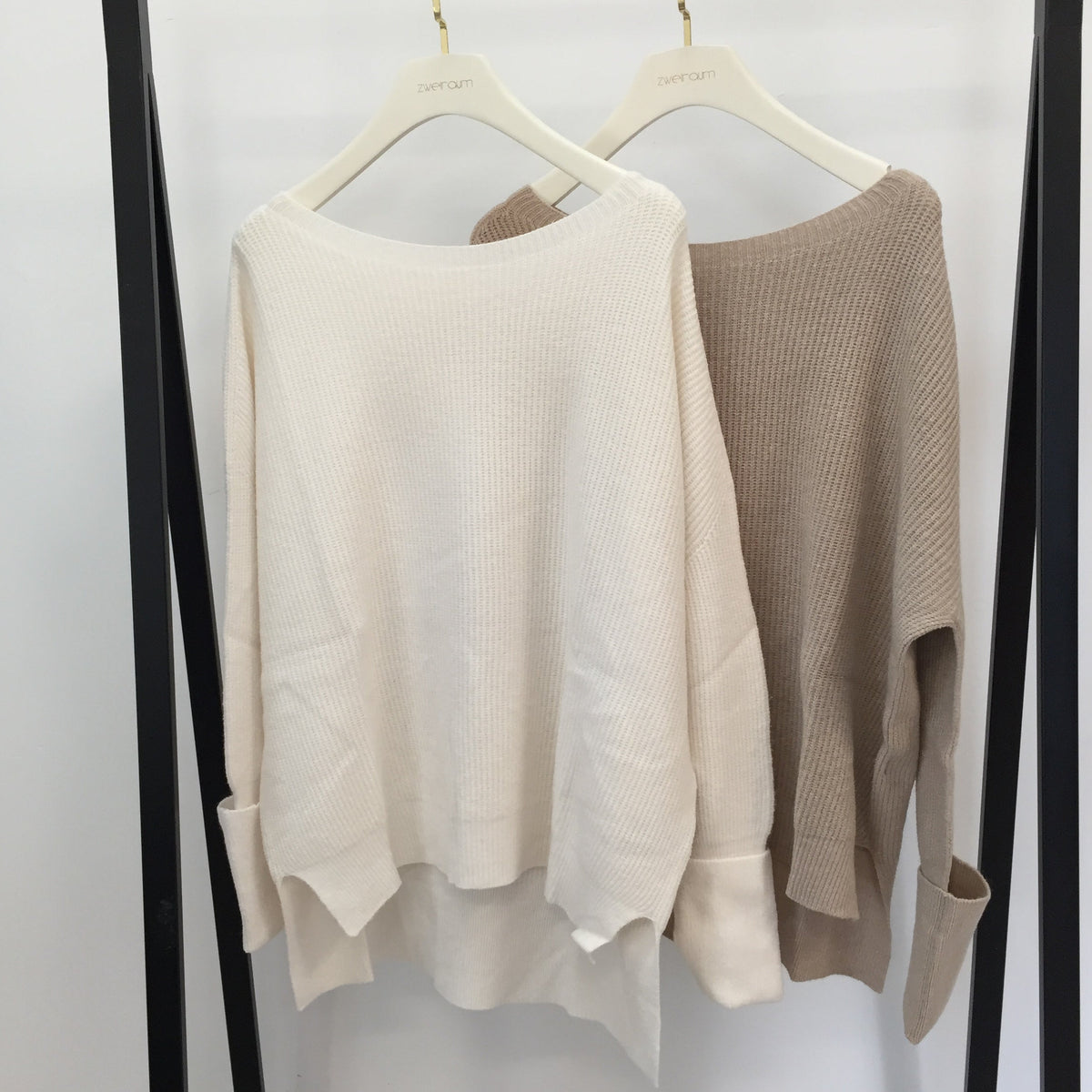 Essential Strickpulli Gerippt