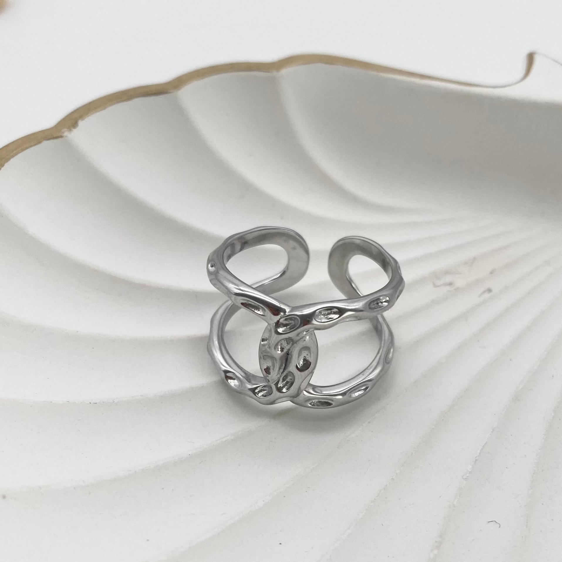 Ring Intertwined