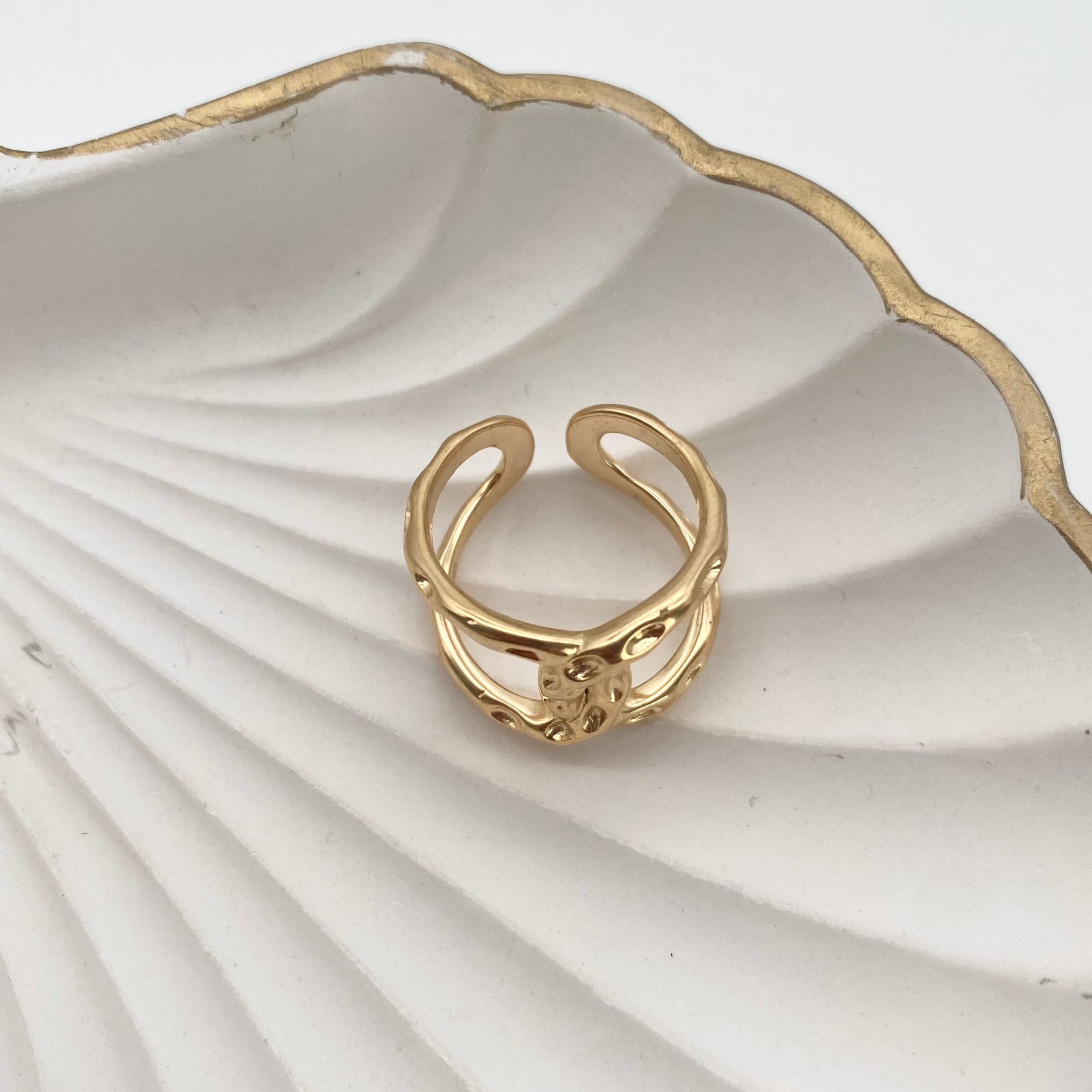 Ring Intertwined