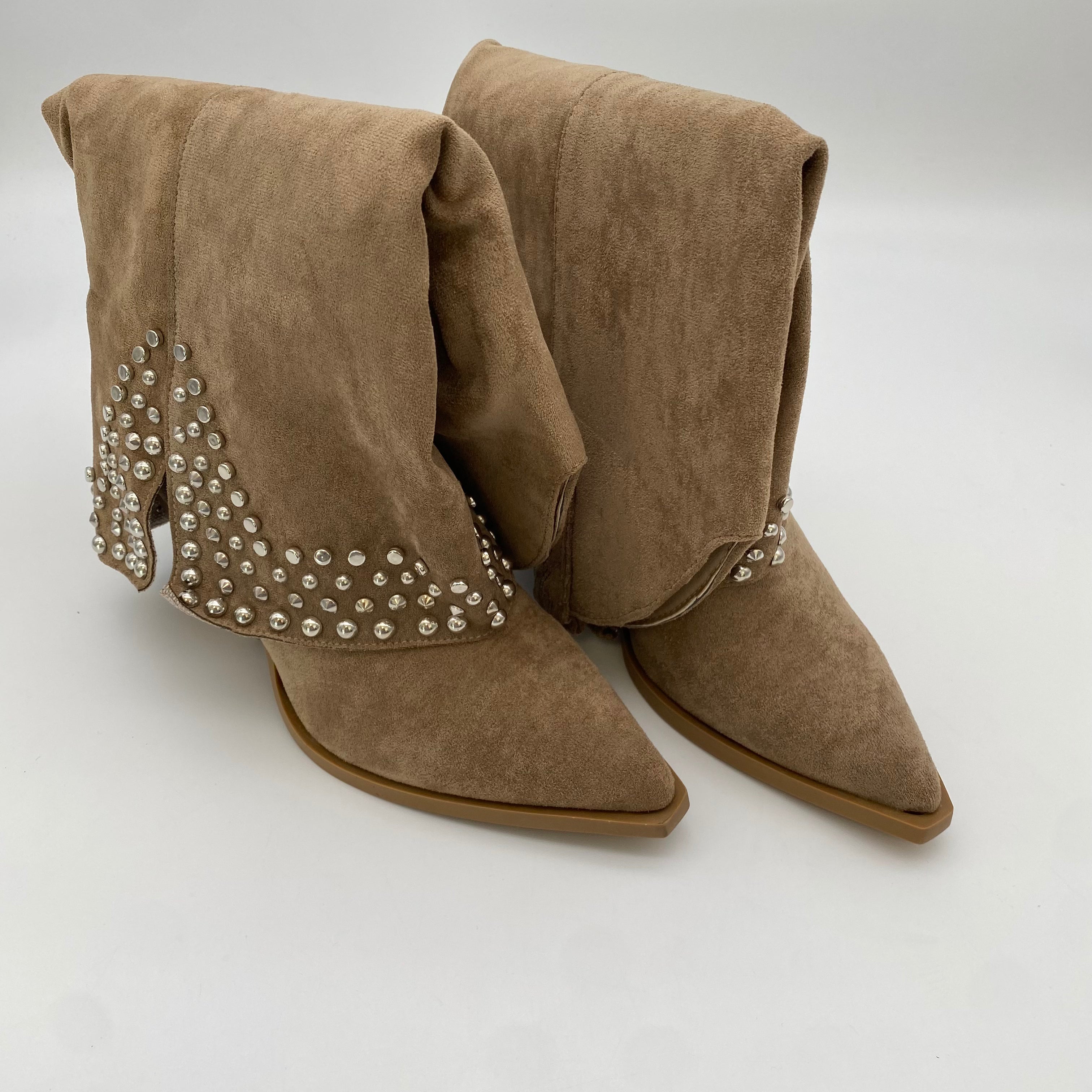 Cowboy Boots mit Nieten