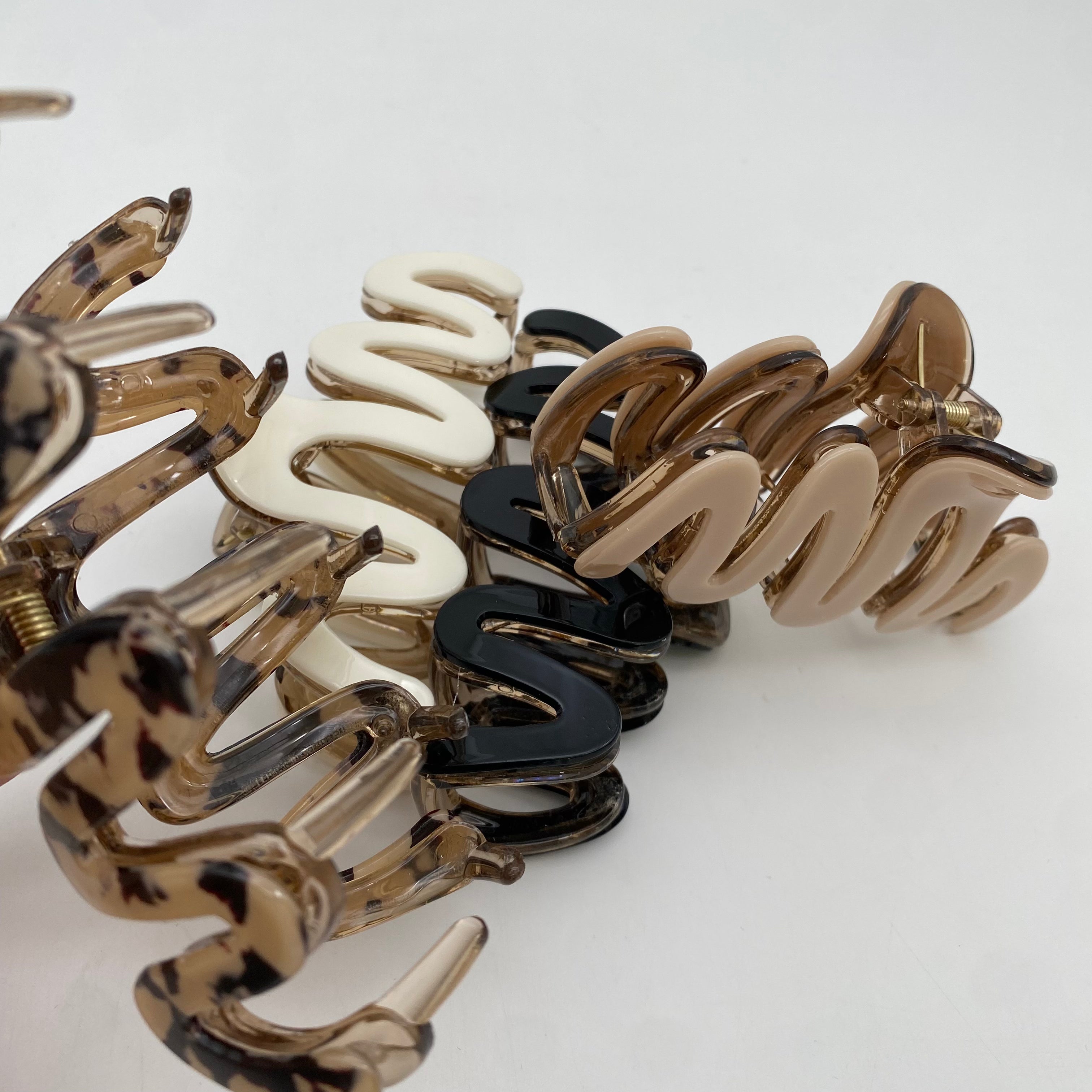 Claw Clip Squiggle