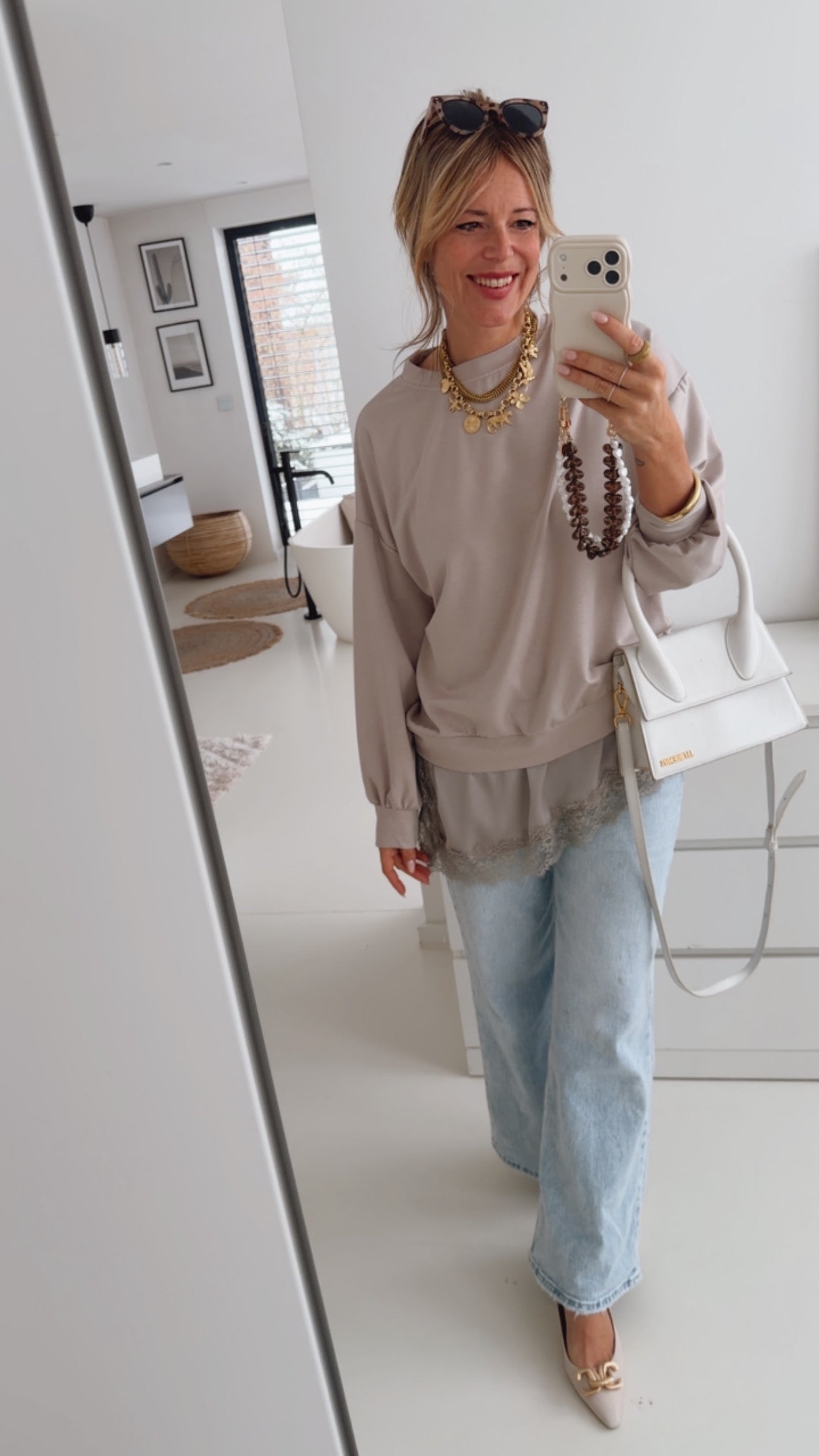 Long Pulli mit Spitze