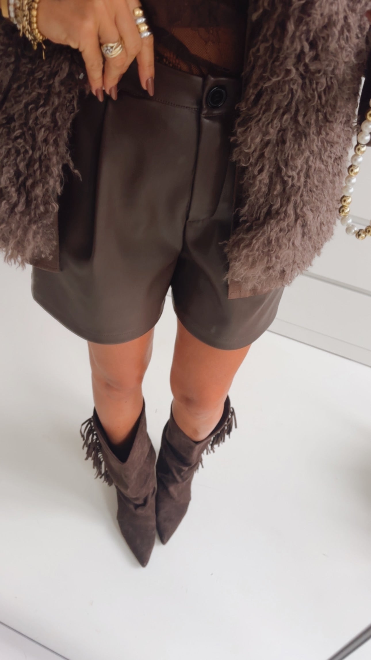 Shorts Lederoptik mit Bundfalte