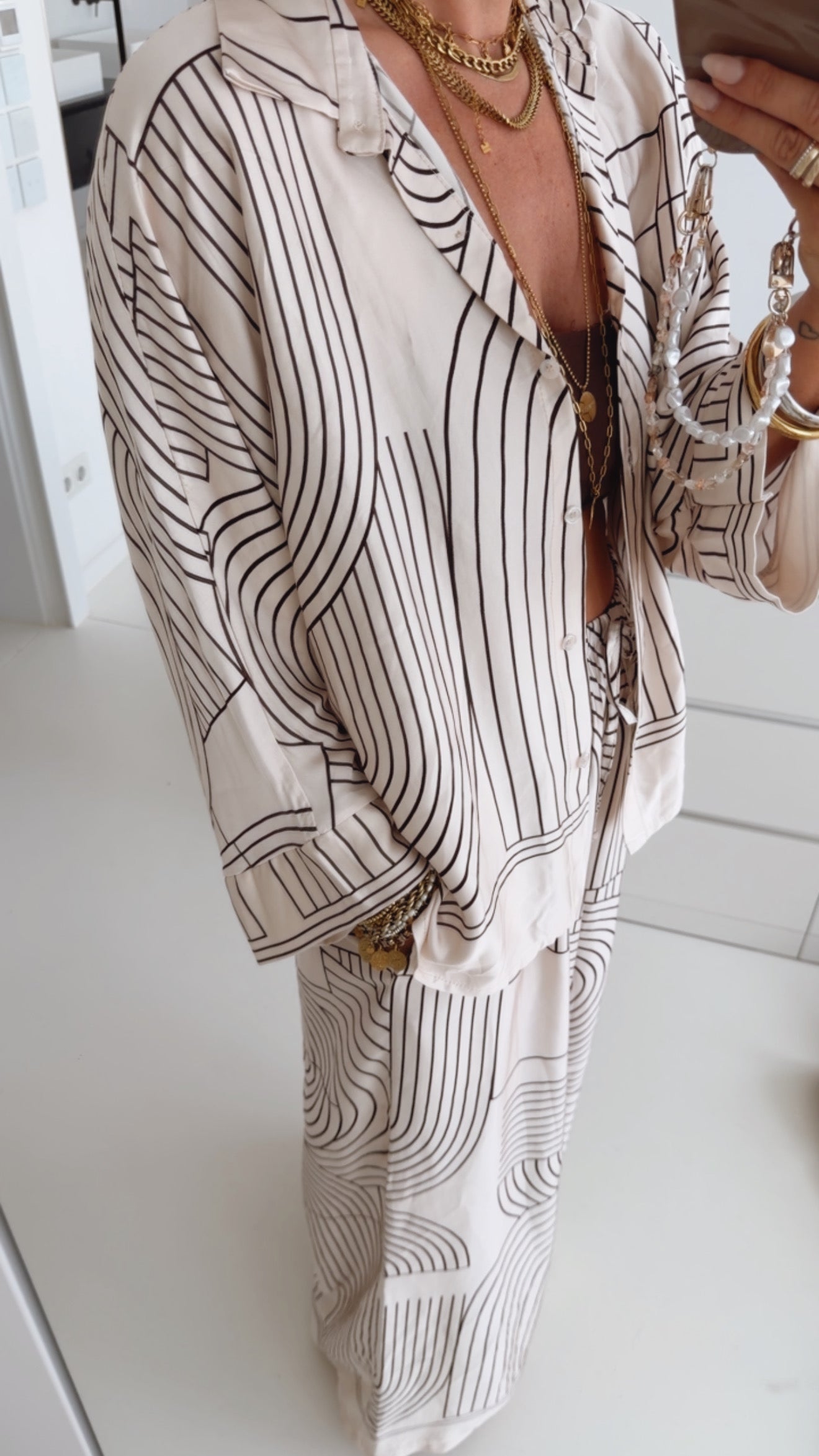 Loose Shirt Rainbow Pattern