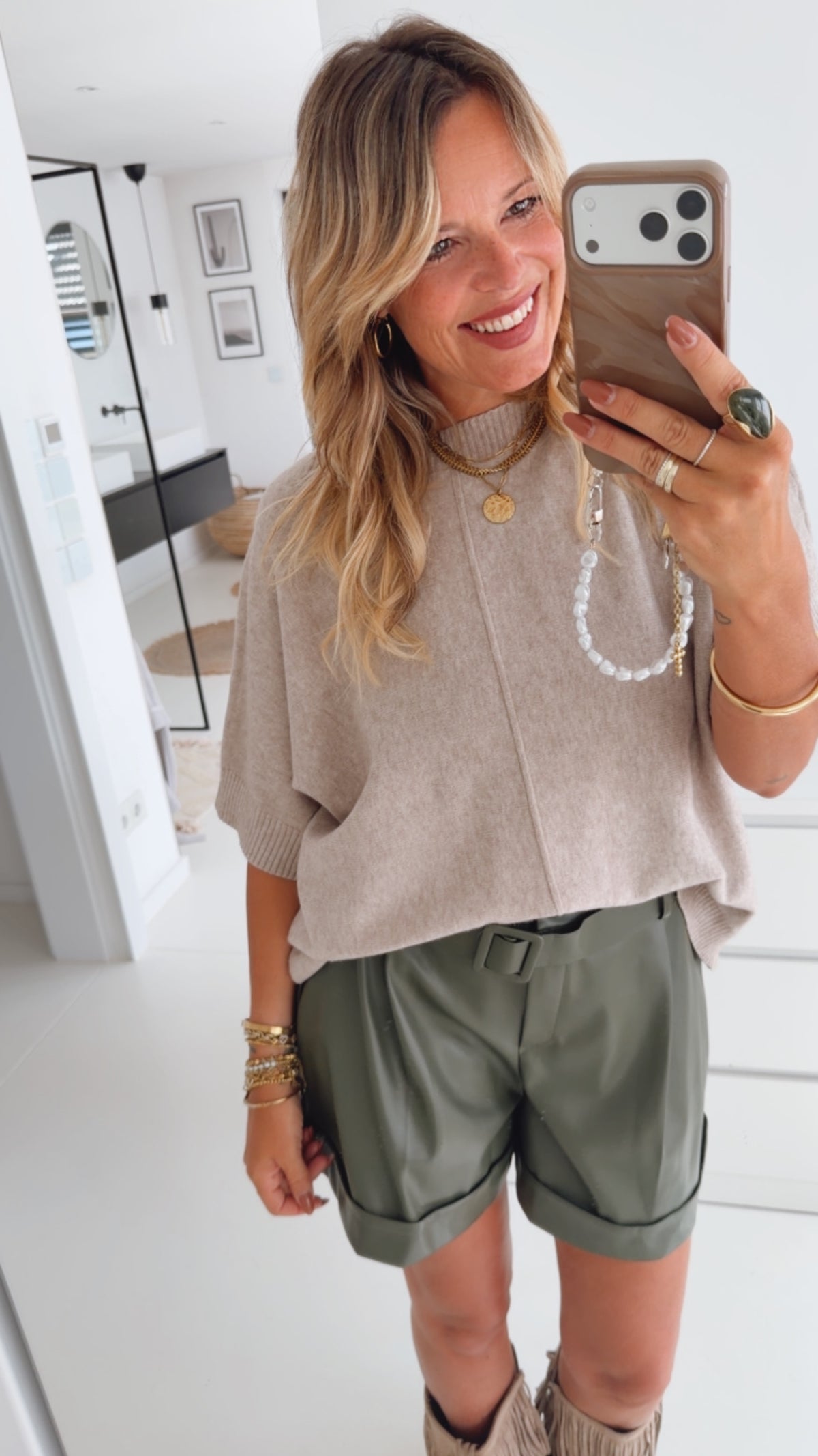 Knit Shirt Middle Seam