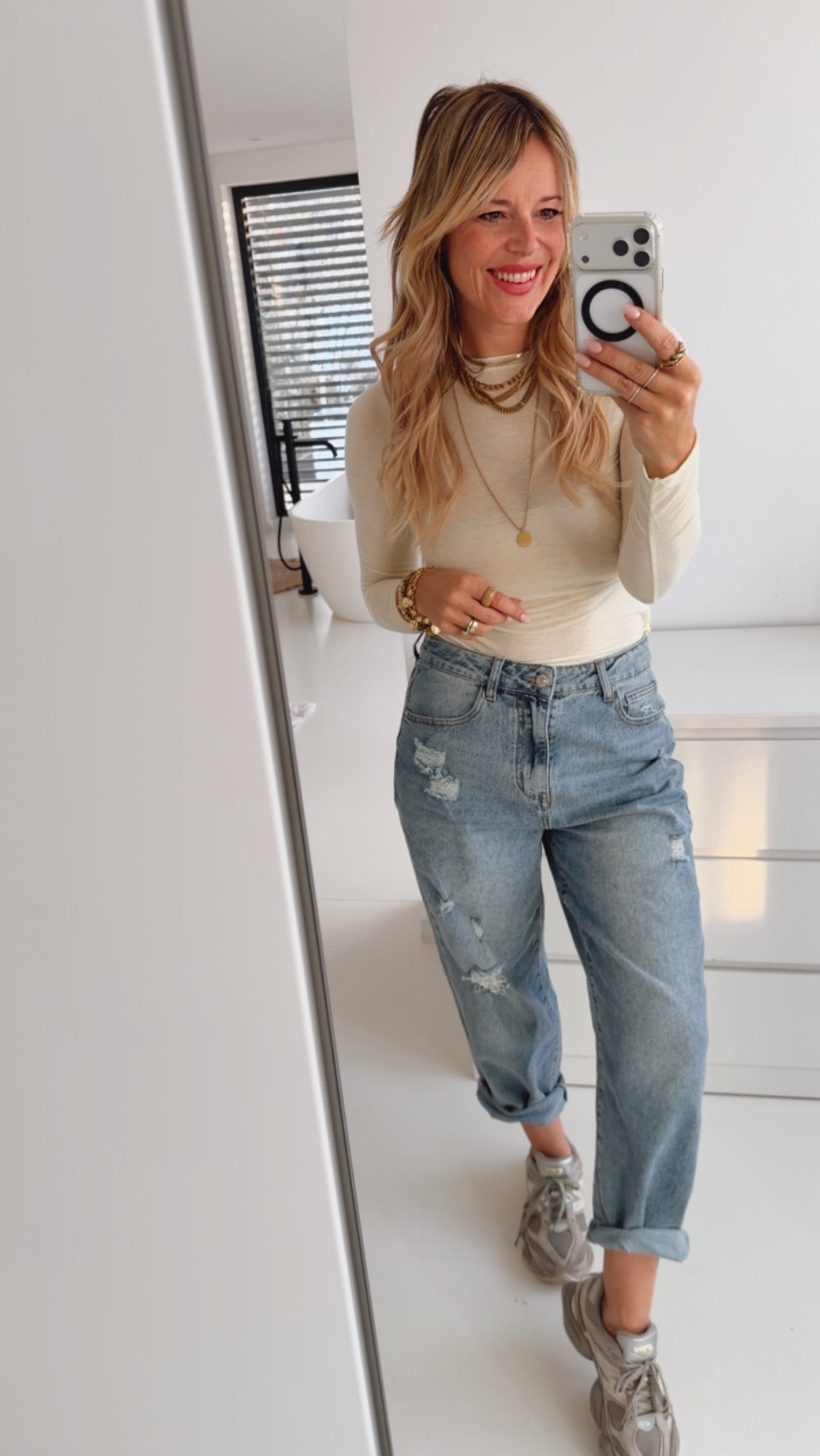 Sheer Longsleeve Essential