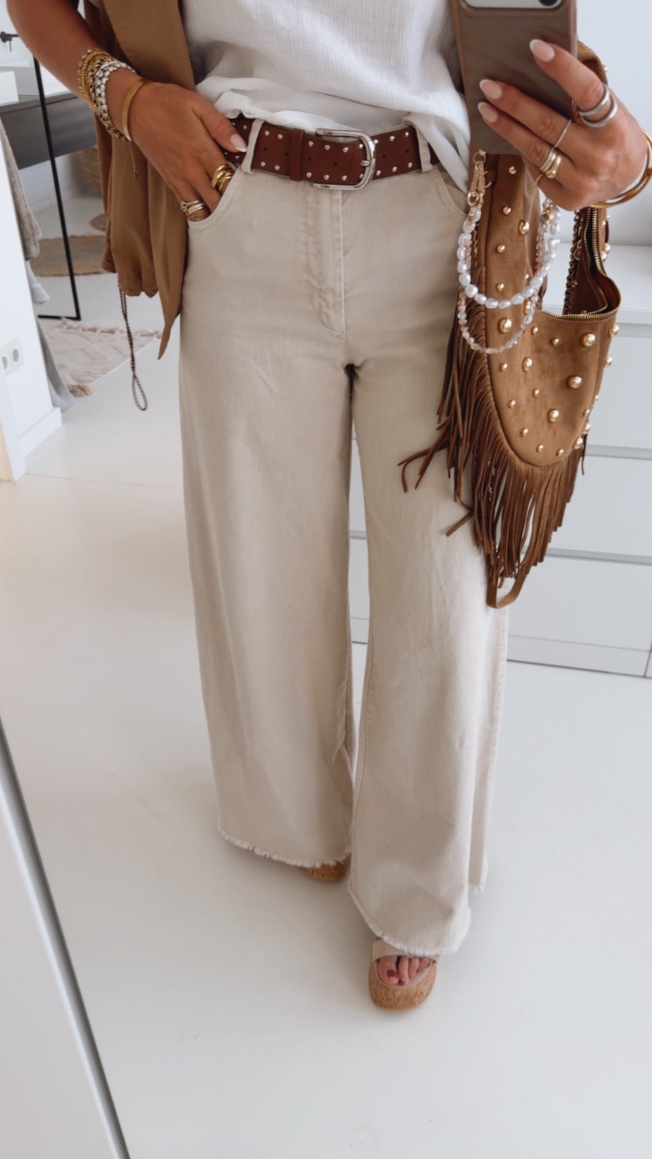 Fransen Jeans mit Gürtel
