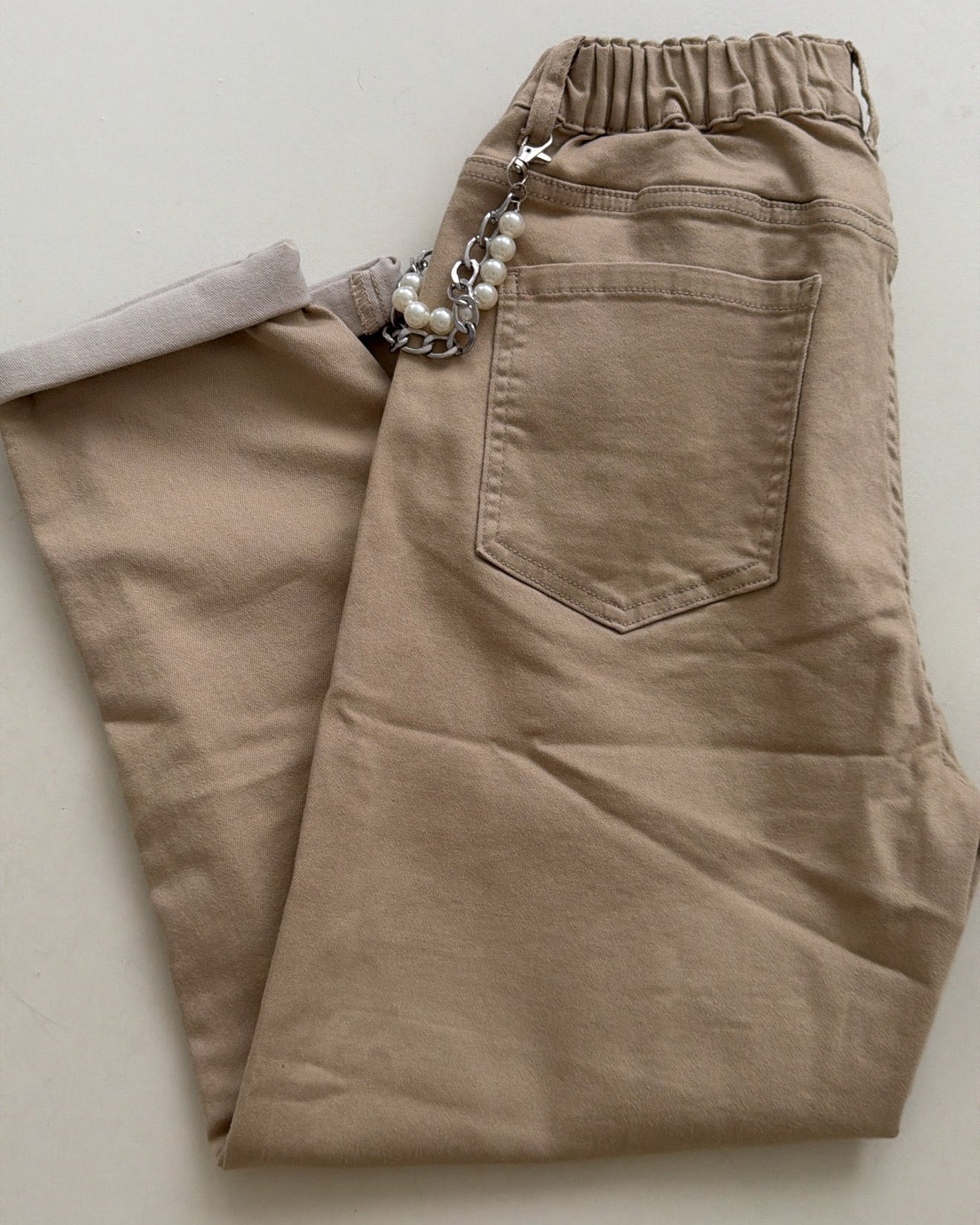 Mom Jeans Pearl Chain