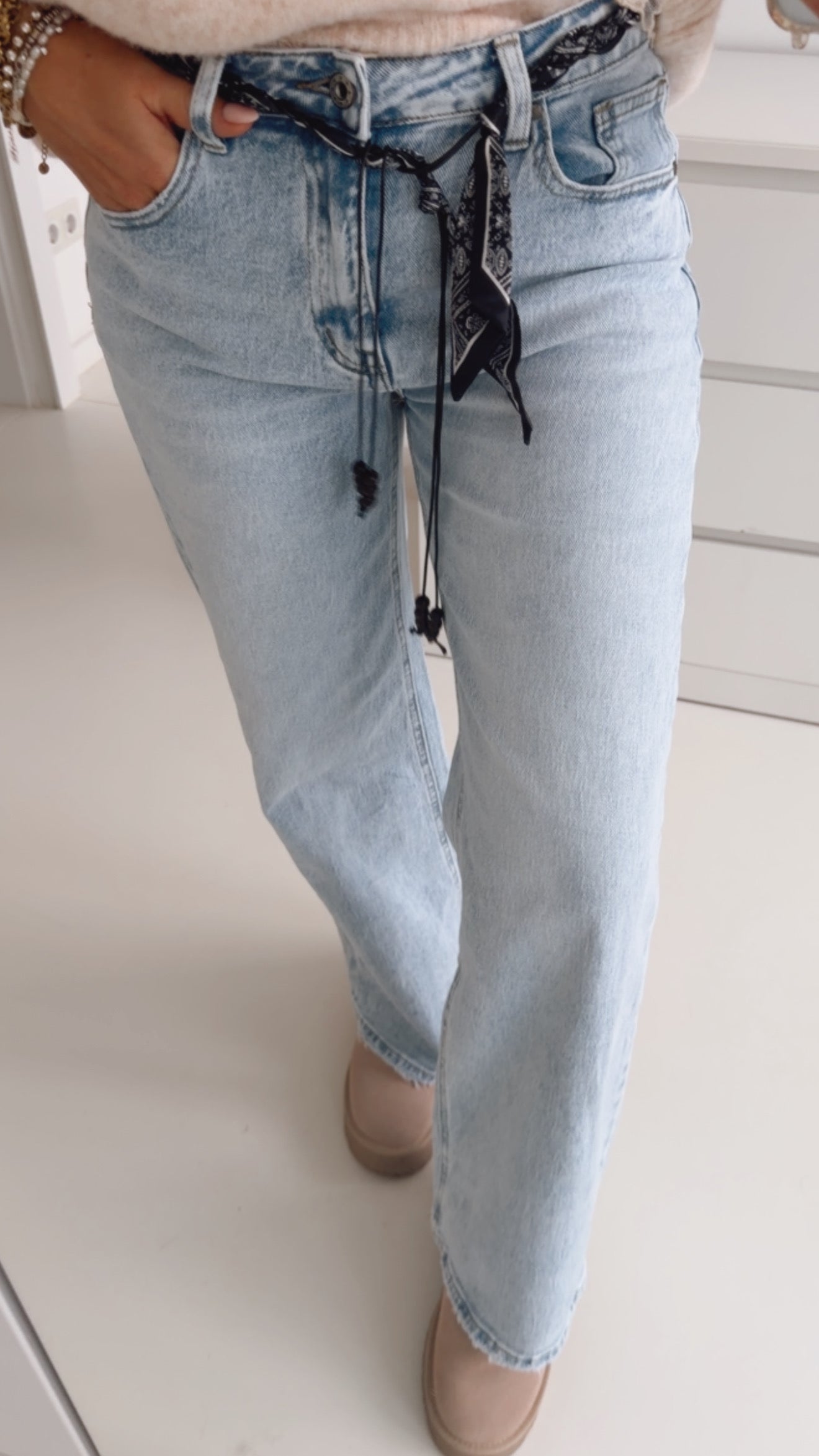 Straight Jeans Light Wash mit Band