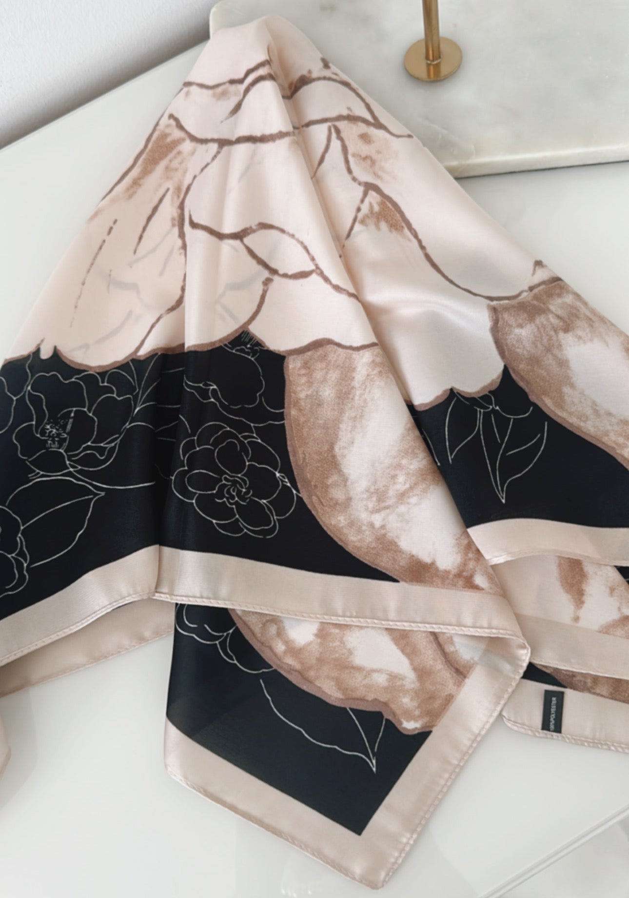 Satin Tuch Flowers