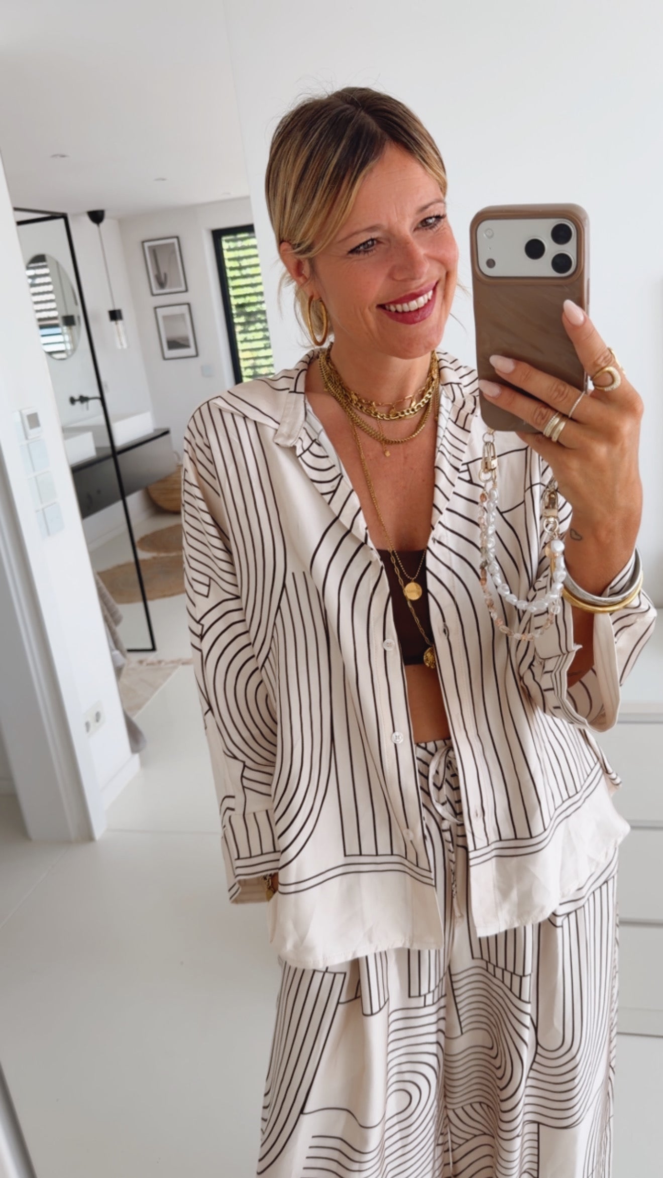 Loose Shirt Rainbow Pattern