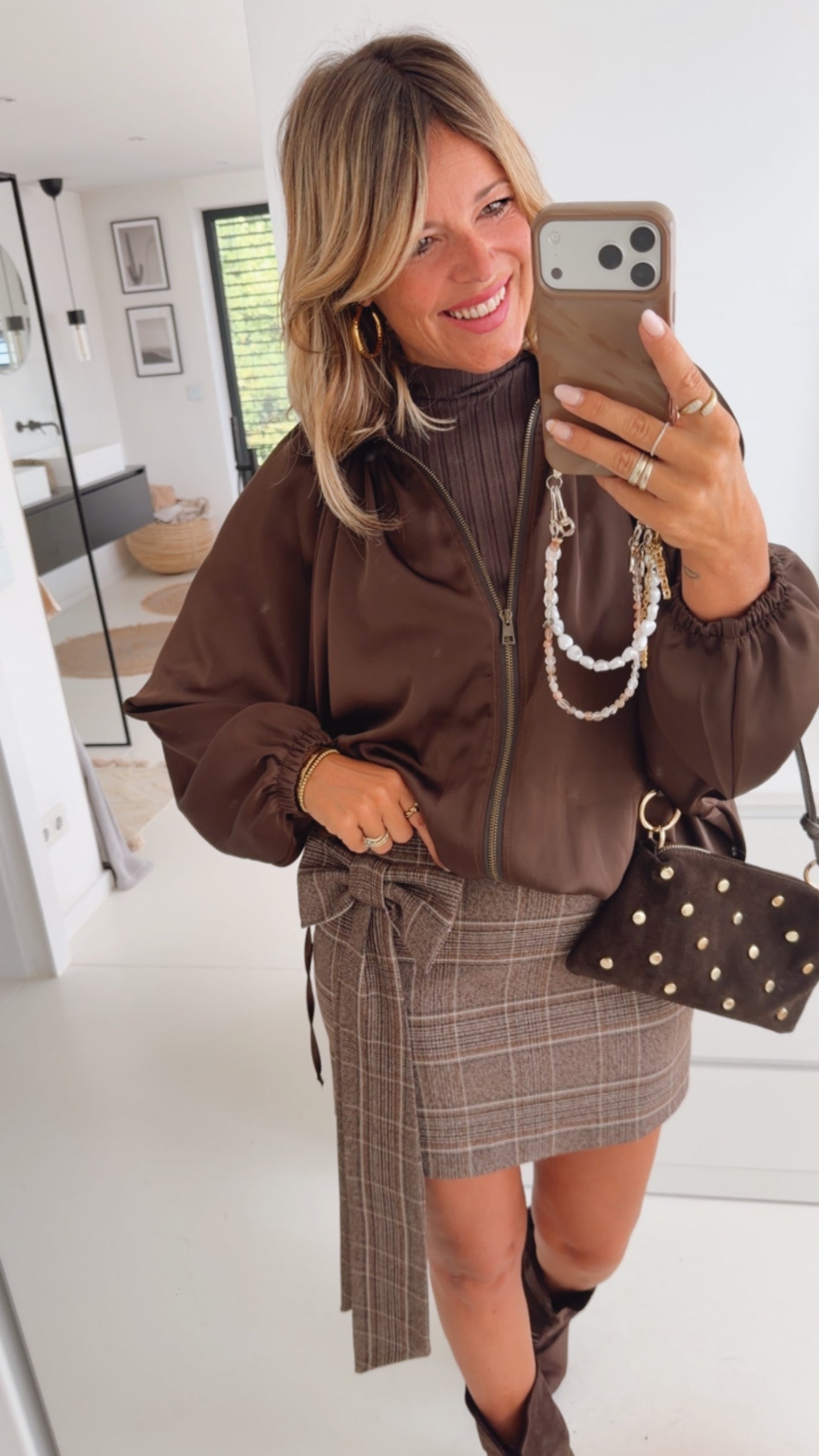 Midi Flat Bag mit Nieten