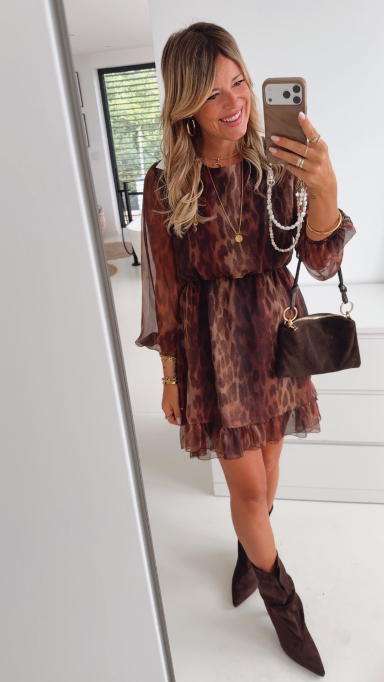 Midi Flat Bag mit Nieten