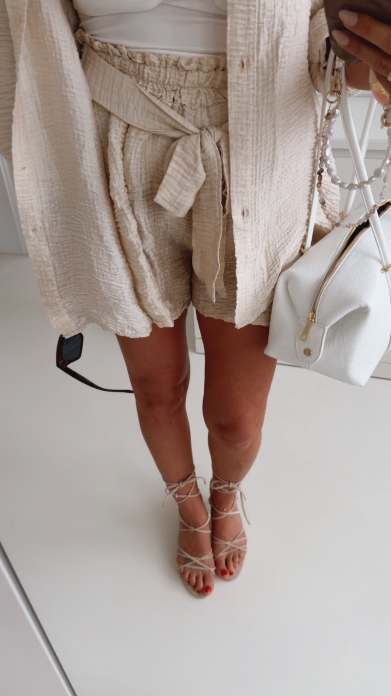 Flowy Structured Shorts mit Band