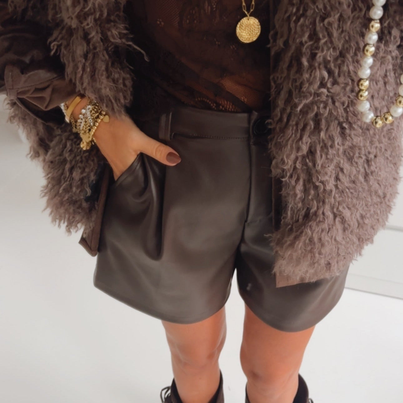 Shorts Lederoptik mit Bundfalte