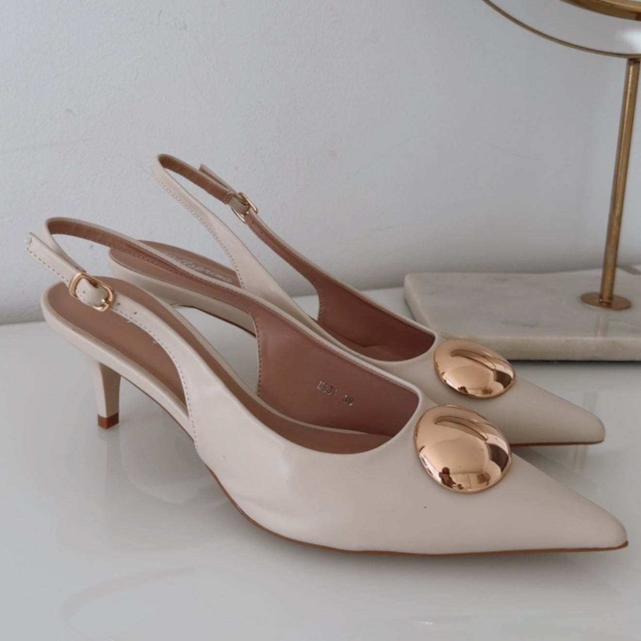 Sling Pumps Golden Button
