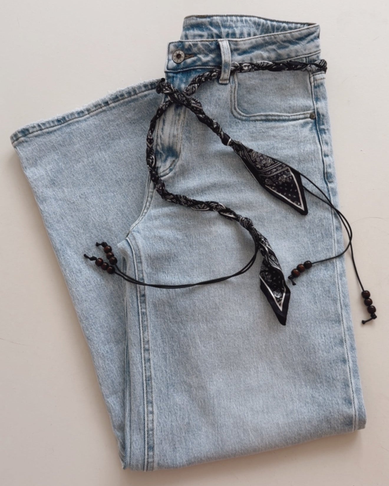 Straight Jeans Light Wash mit Band