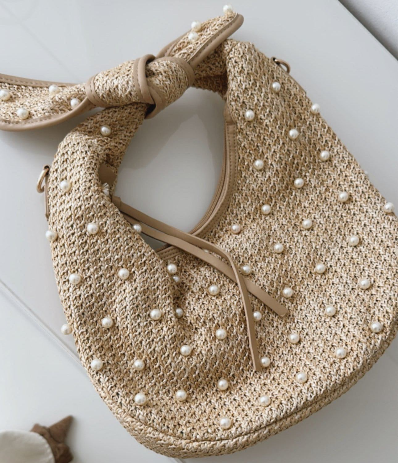 Round Tasche mit Perlen