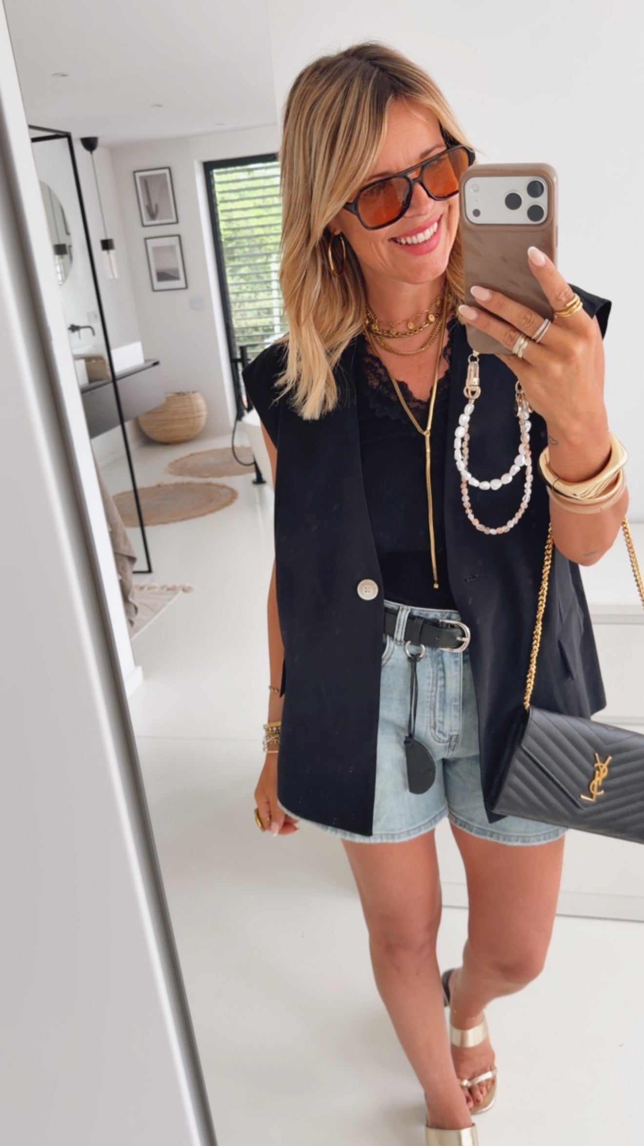 Shorts Essential mit Gürtel