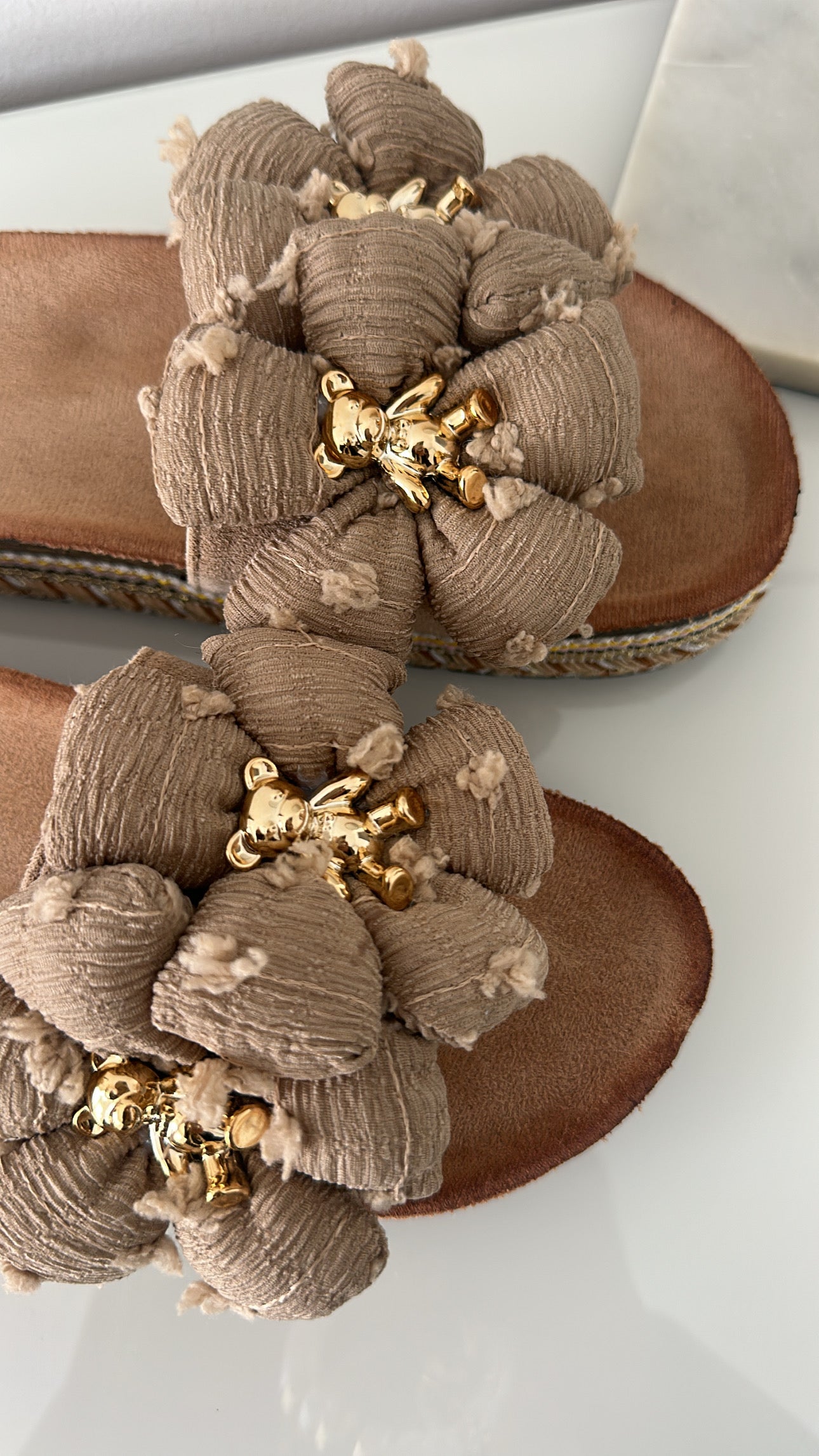 Plateau Schlappen Teddy Blume