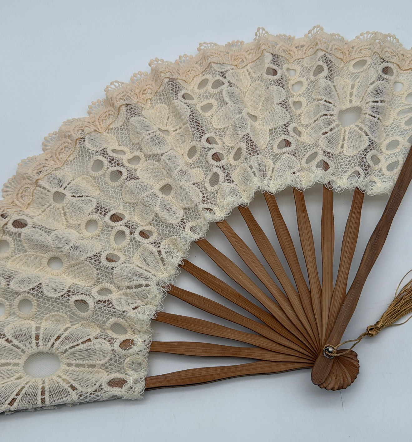 Fächer Lace