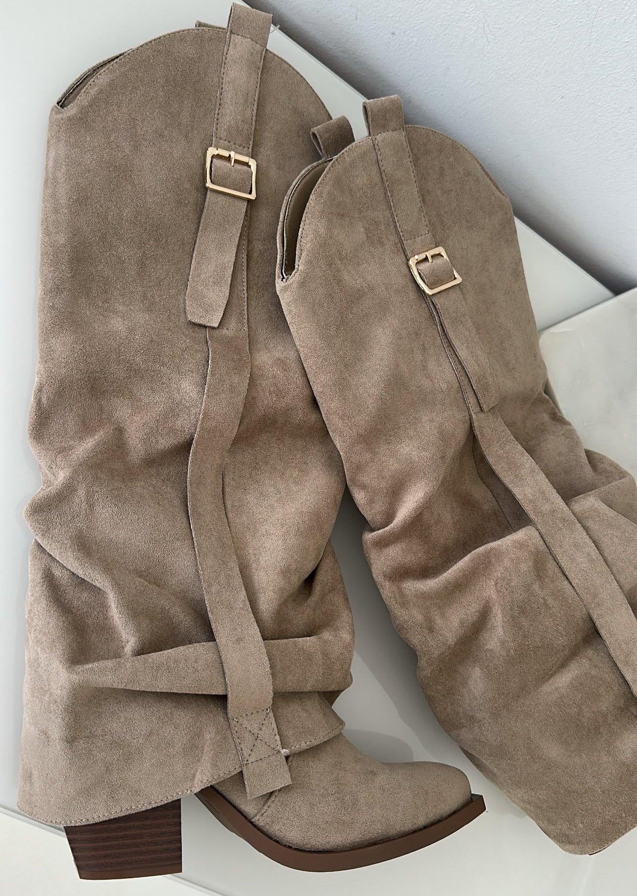 Cowboy Boots mit Schnalle