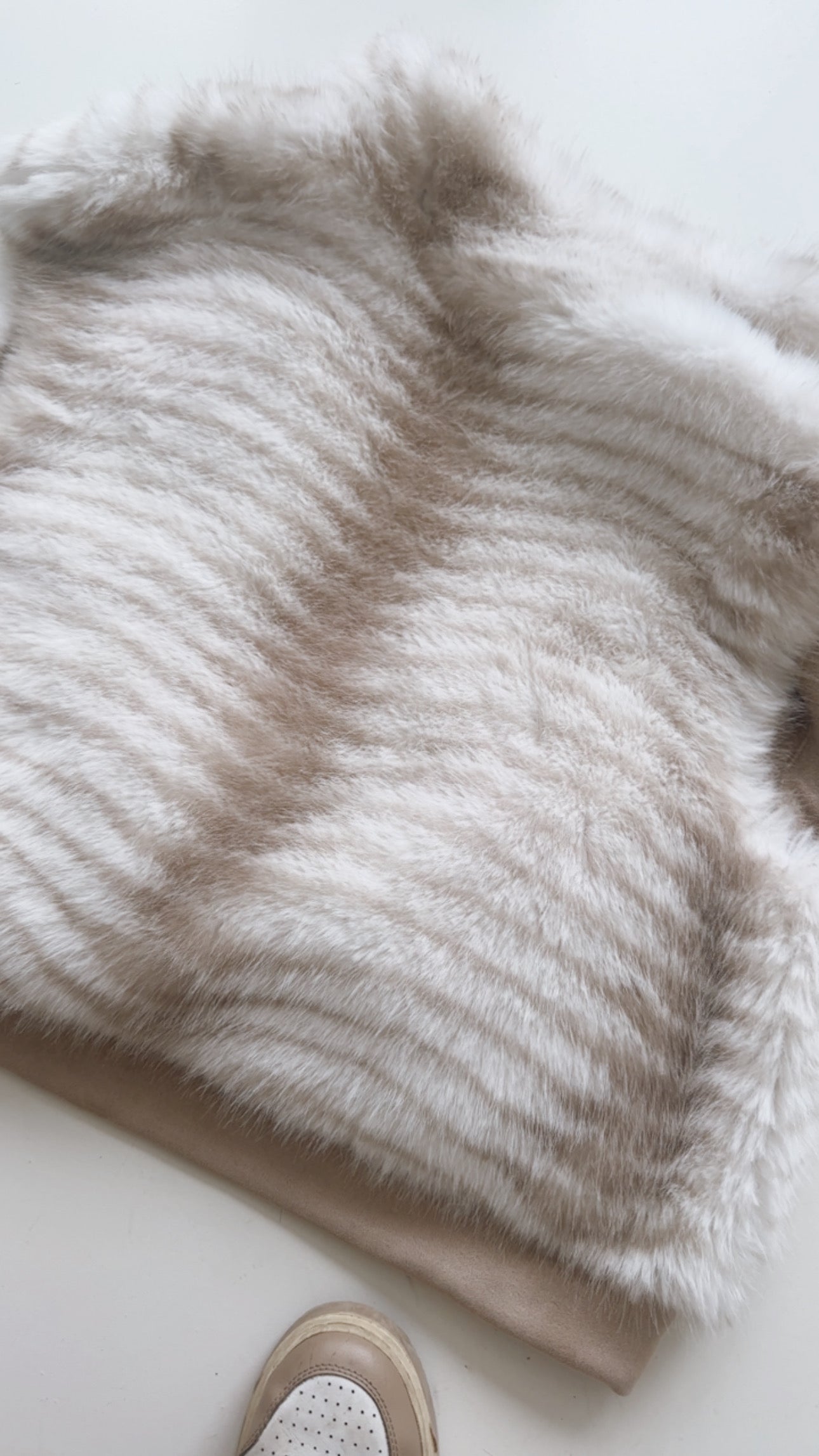 Midi Kuschel Weste Zebra a like