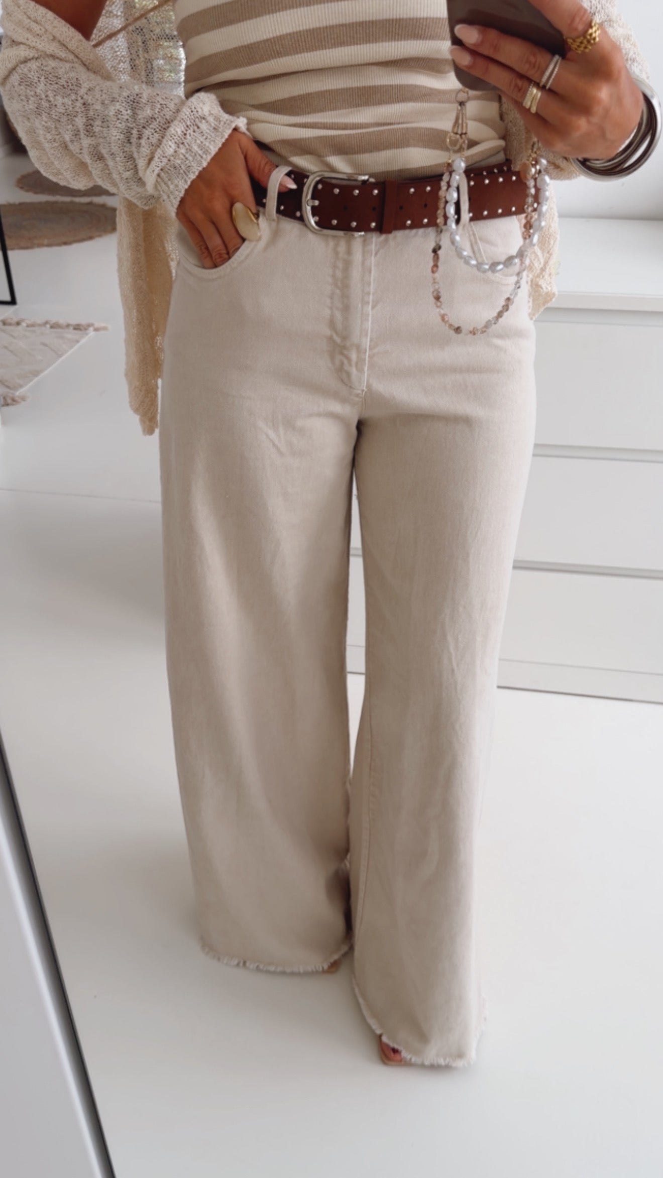 Fransen Jeans mit Gürtel