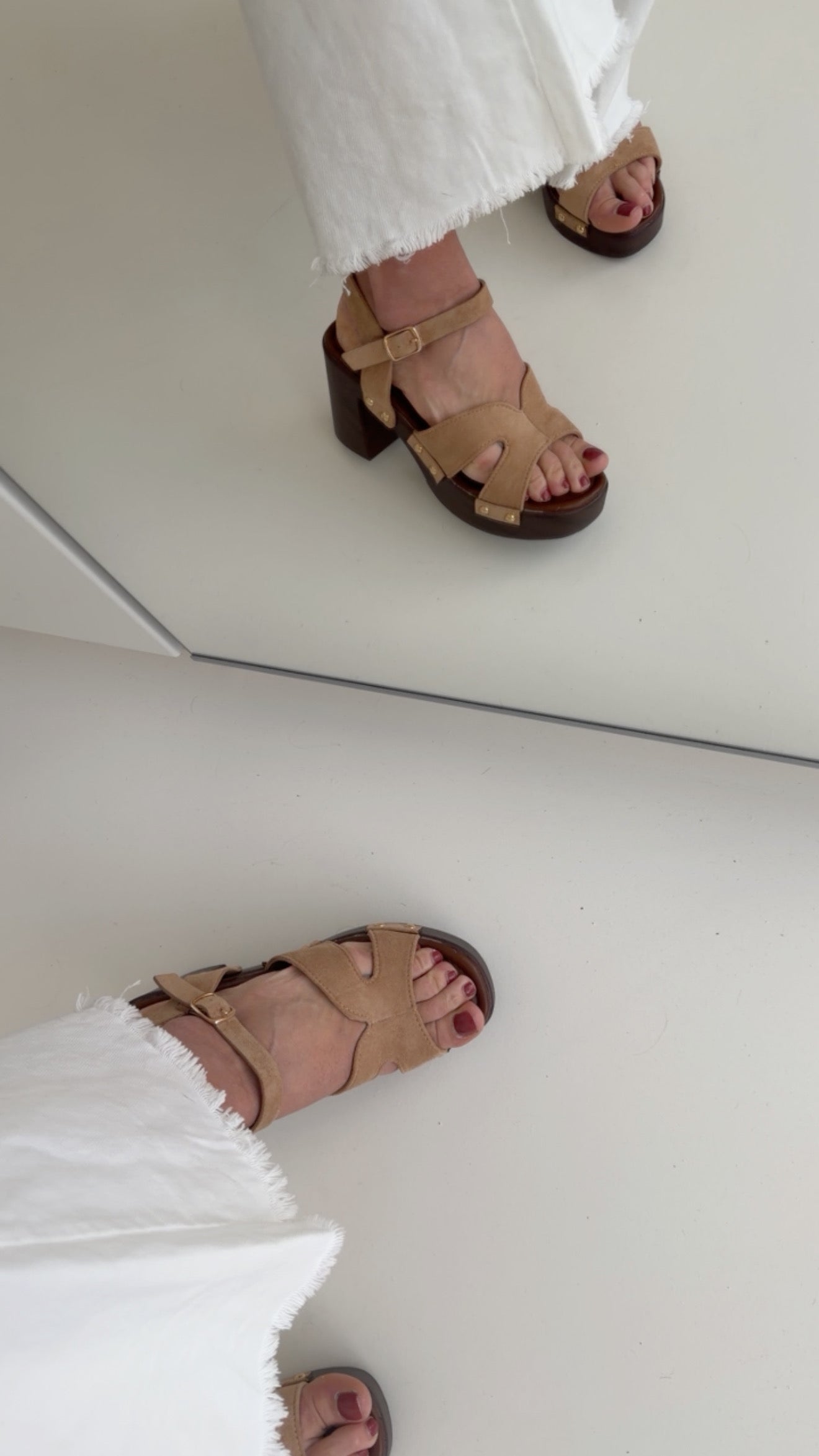 Plateau Heels Cross