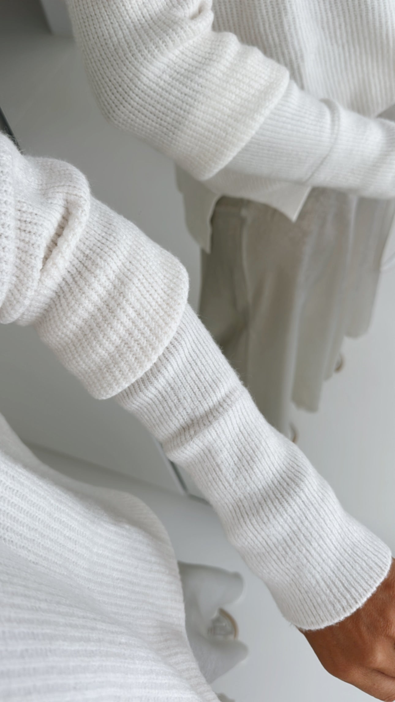 Knit Pulli Roundneck mit Schlitz