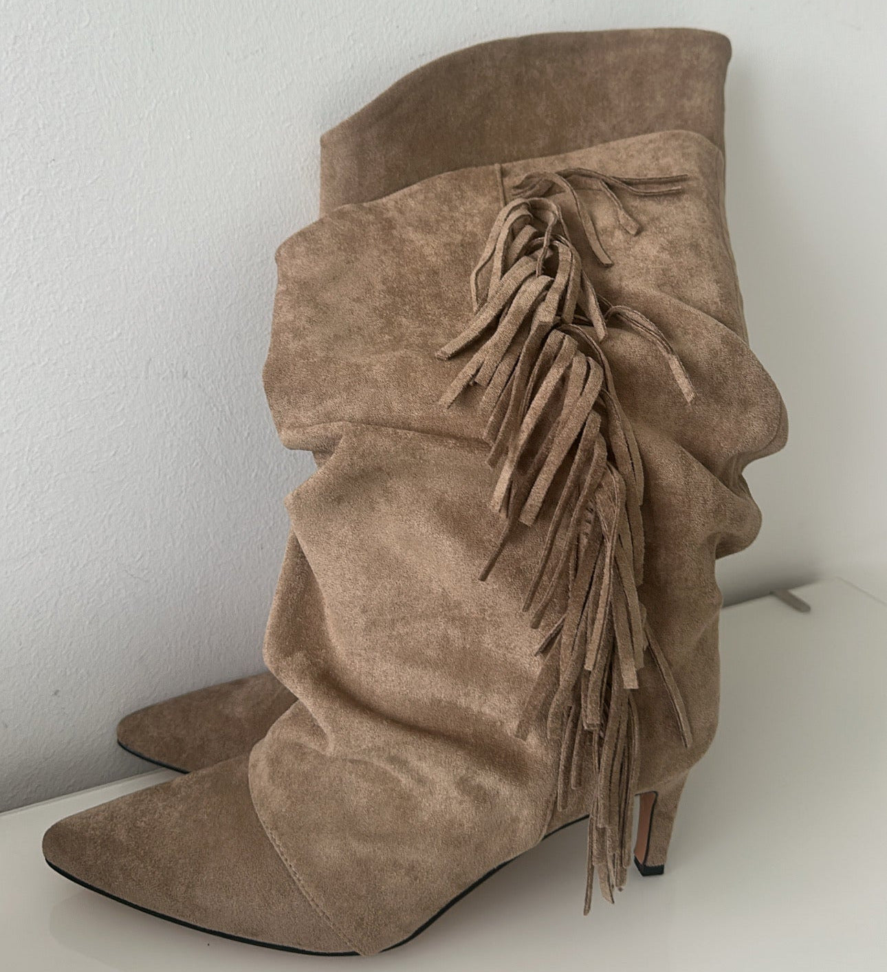 Heel Boots mit Fransen