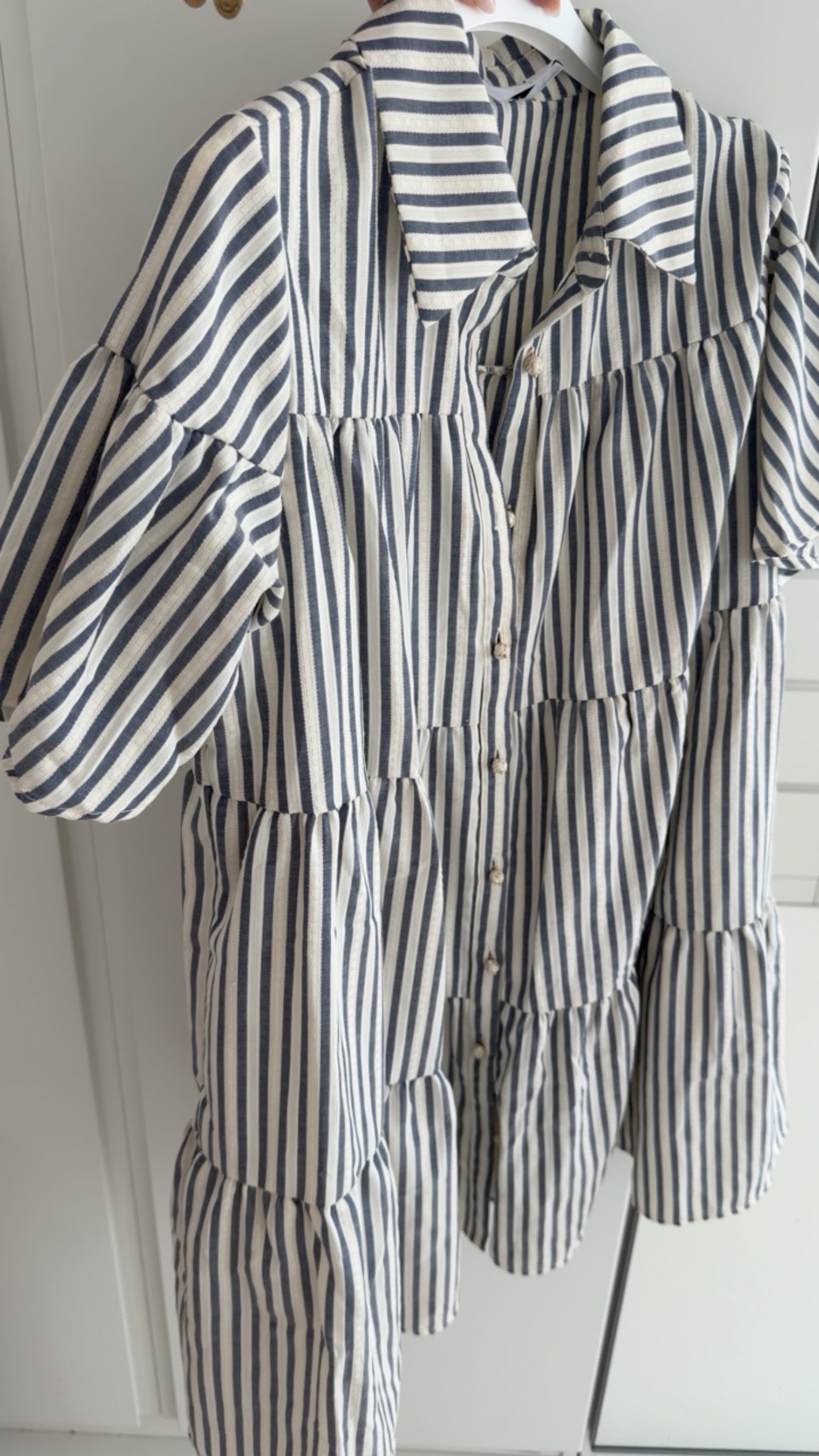Midi Kleid Stripes mit Statement Knöpfen