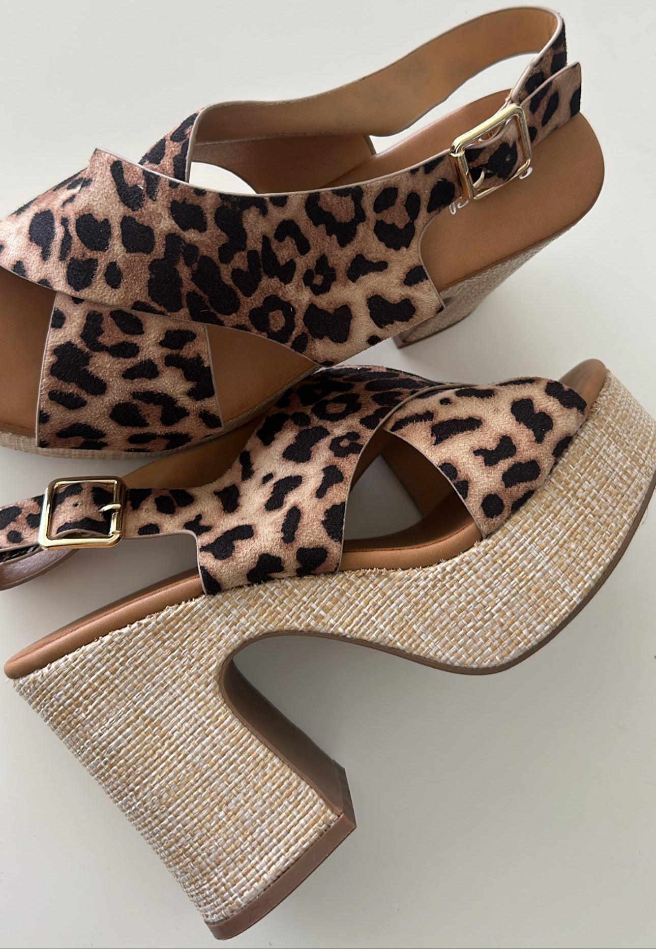 Leo Plateau Sandale Cross