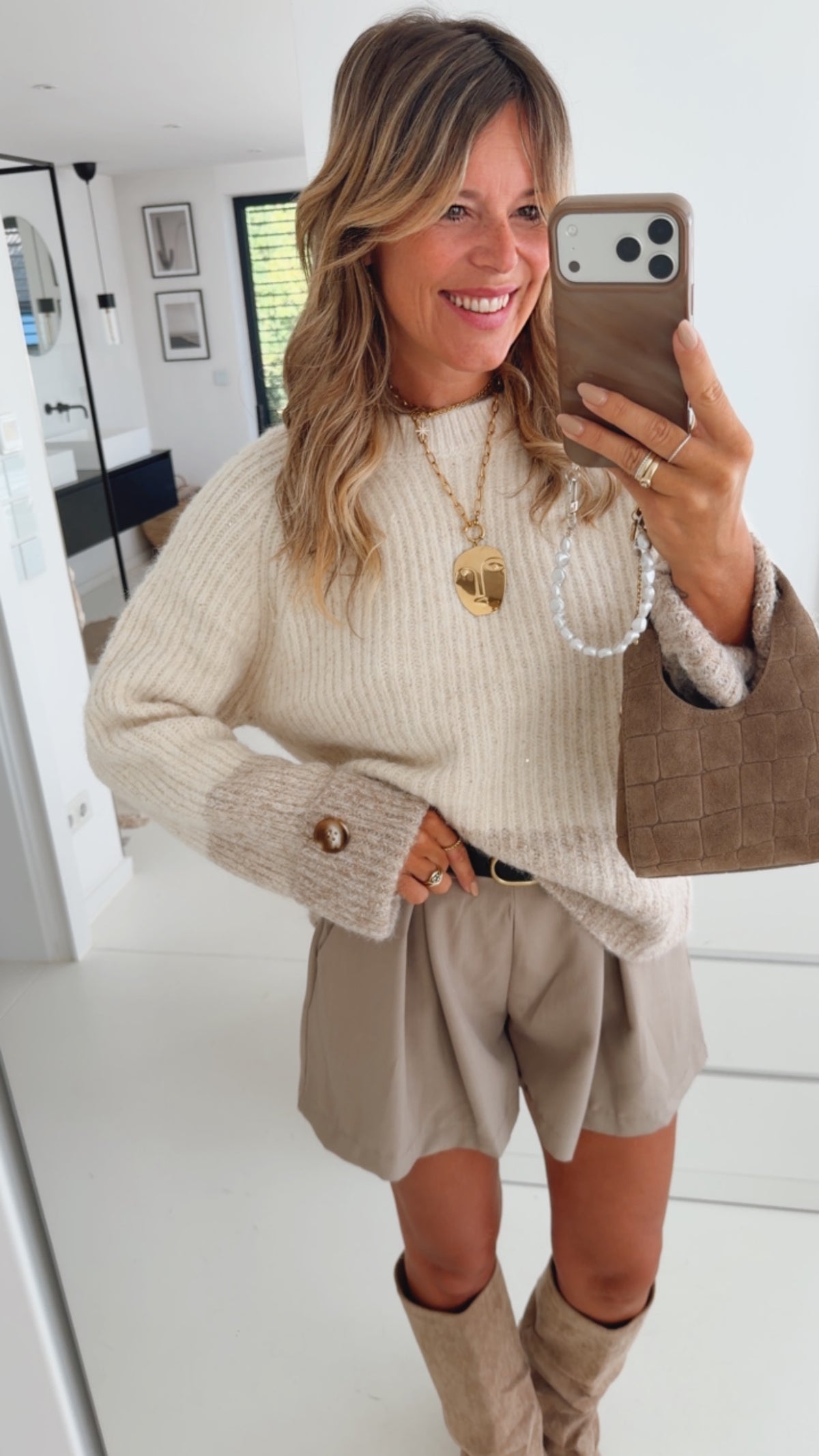 Sparkle Pulli Knopf Detail