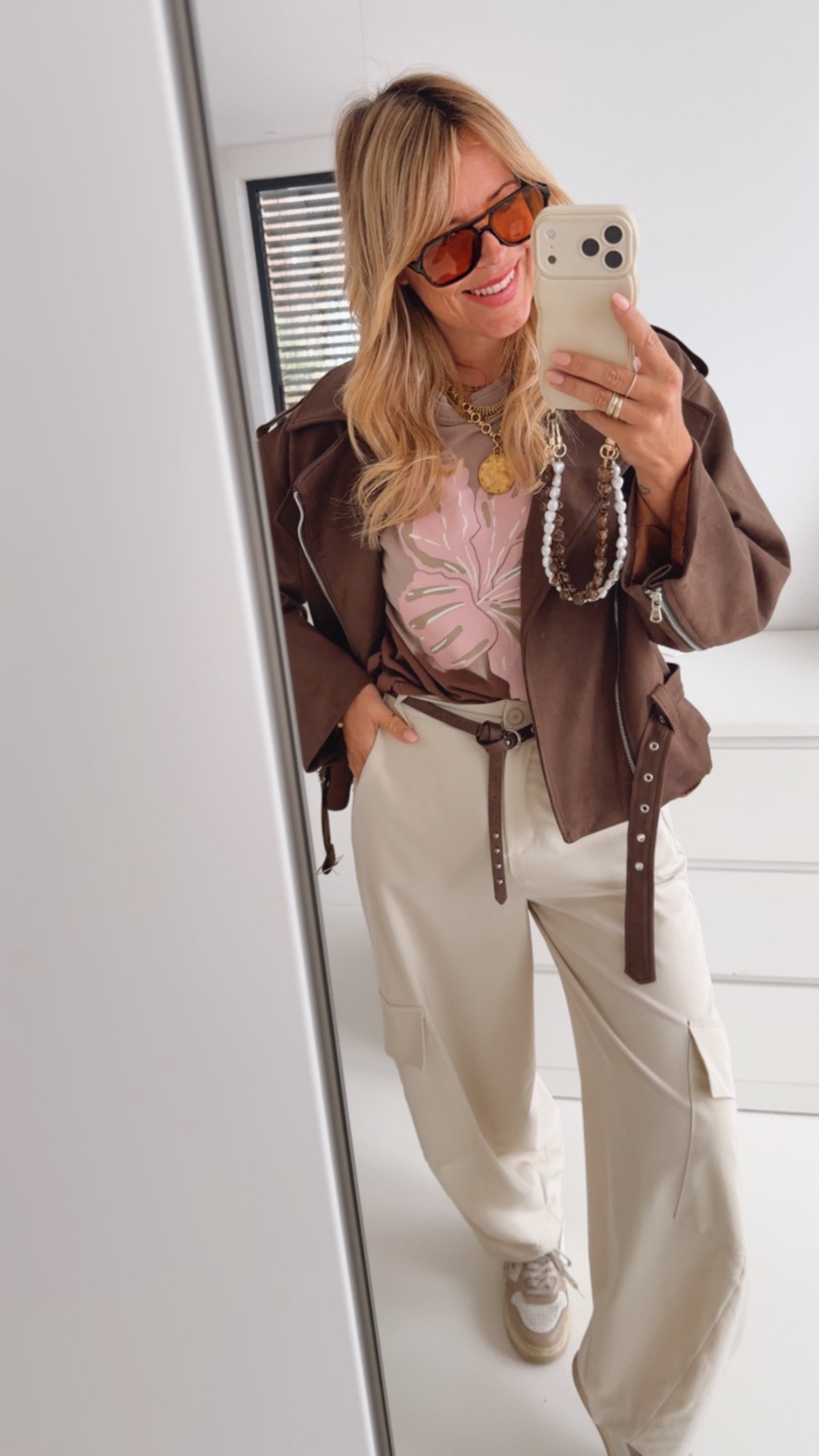 Flowy Hose Side Pocket
