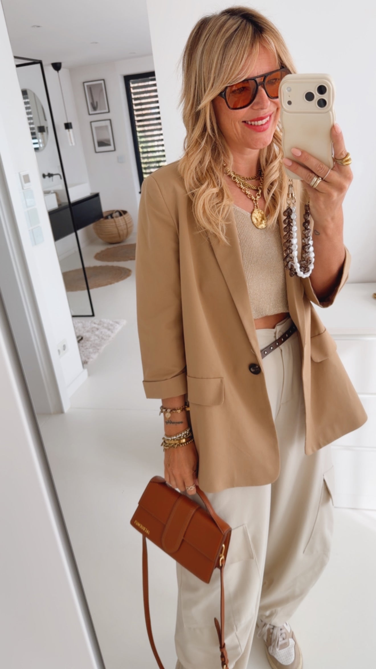 Flowy Hose Side Pocket