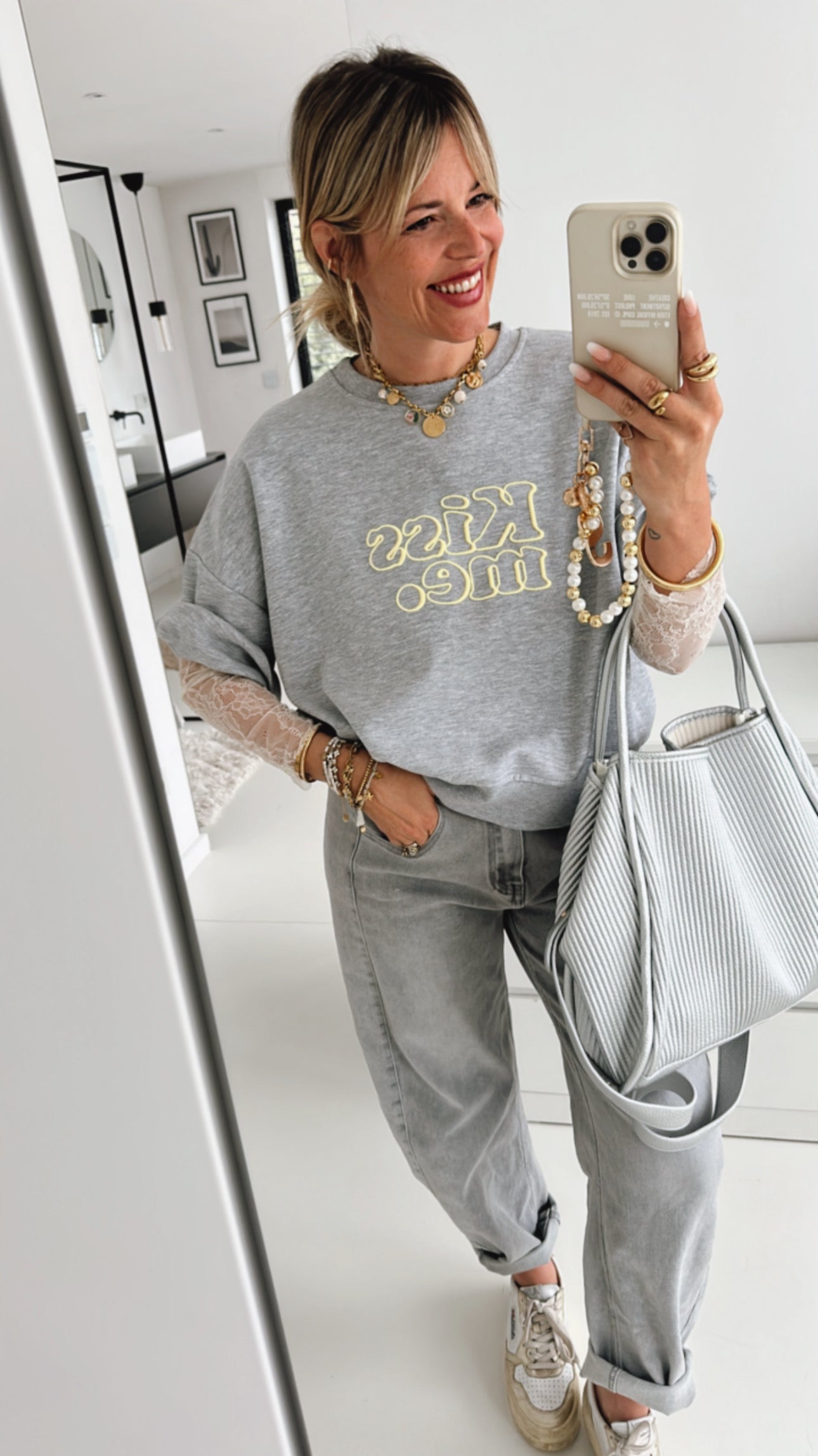 Sweater T-Shirt Kiss Me