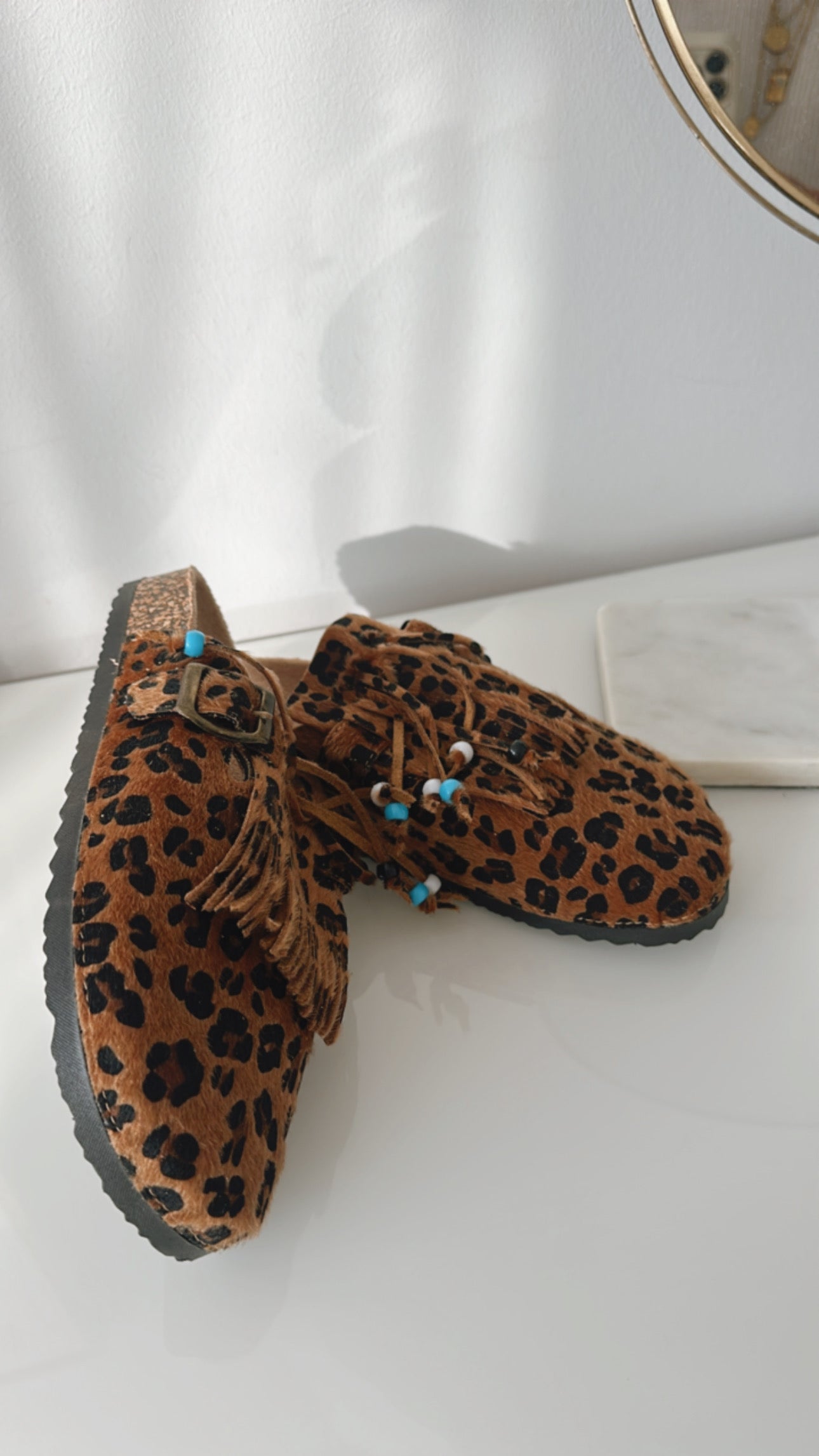 Slippers mit Fransen/Leo
