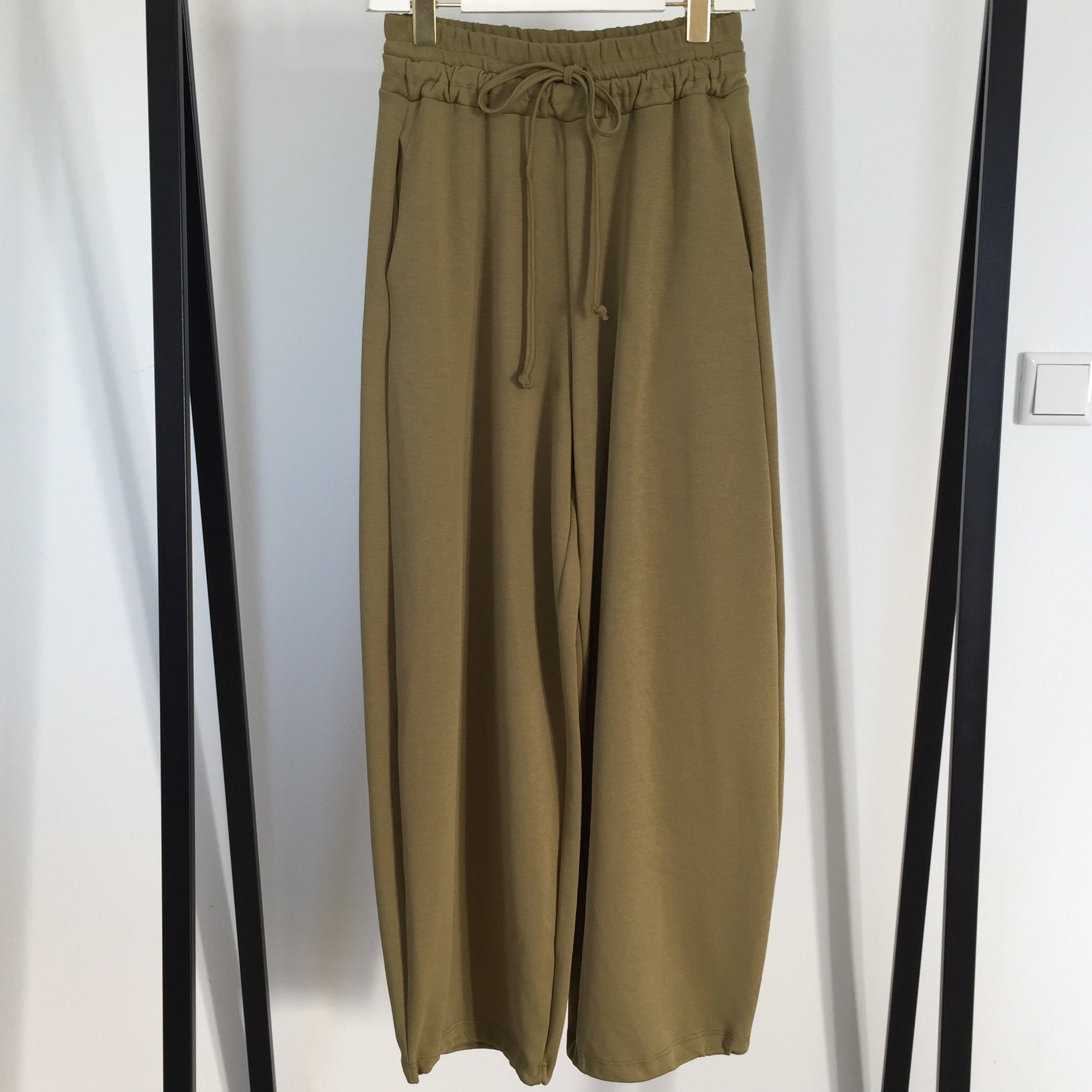 Loose Jogginghose Cinched