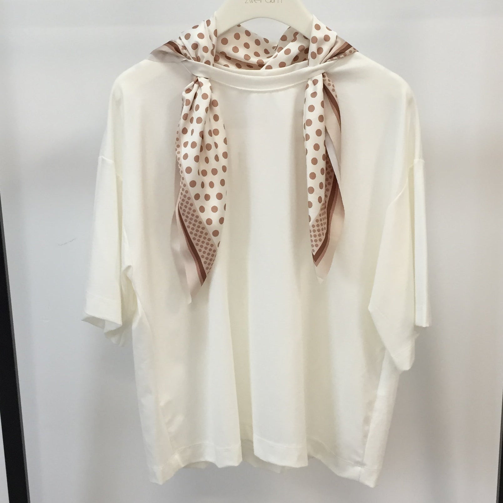 Boxy T-Shirt mit Tuch