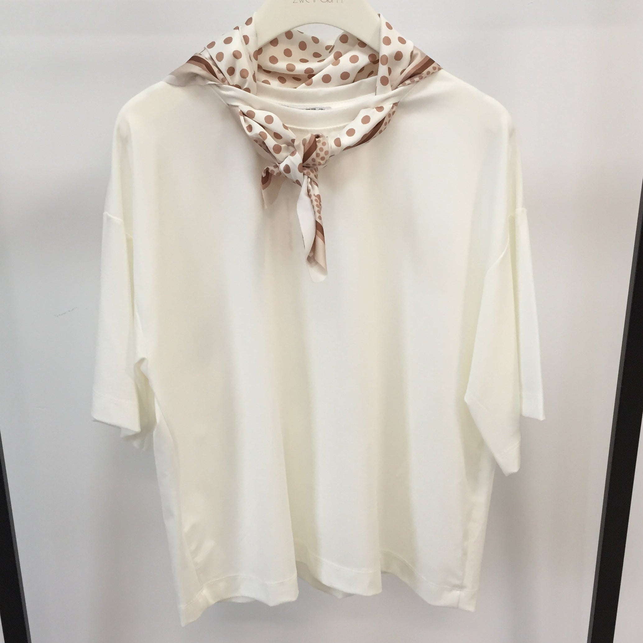 Boxy T-Shirt mit Tuch