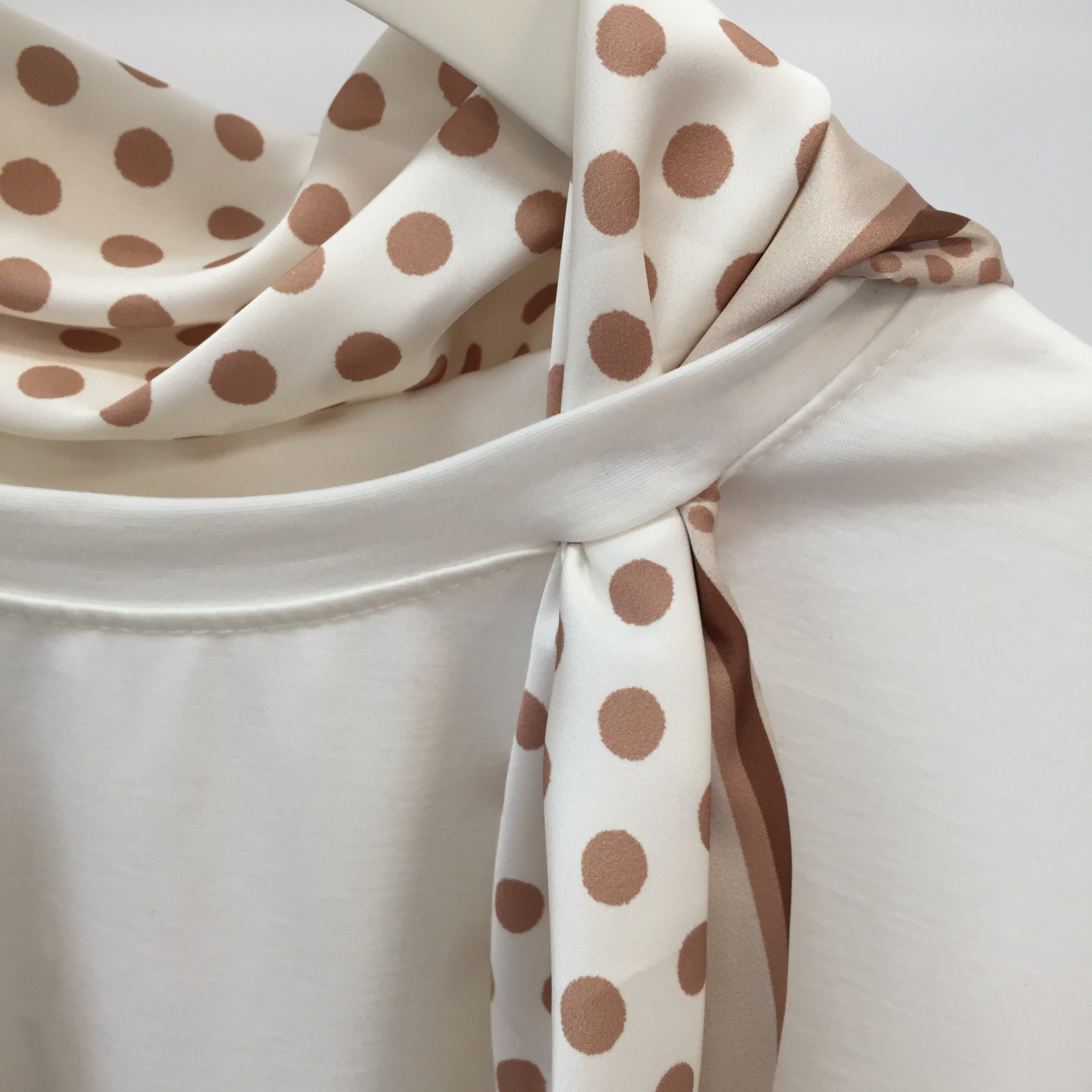 Boxy T-Shirt mit Tuch