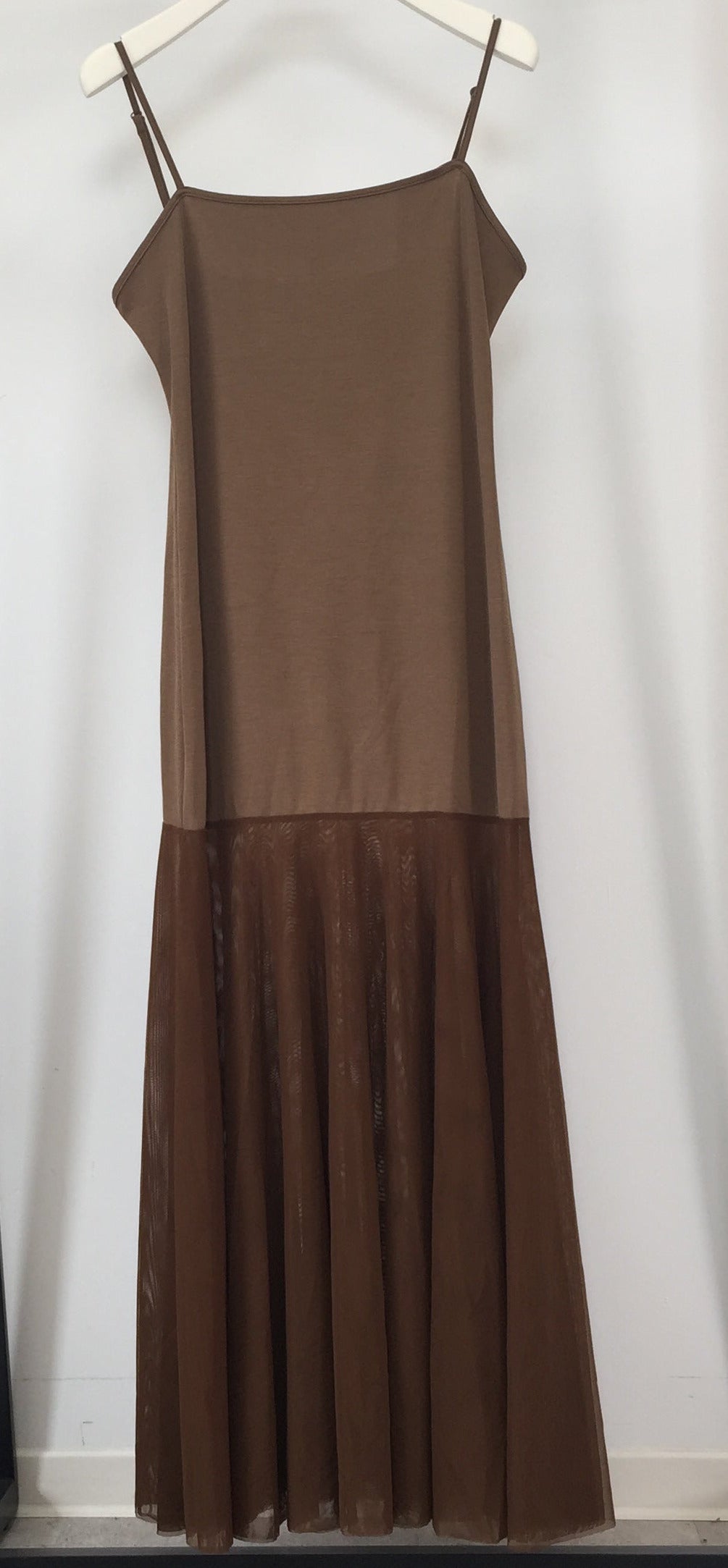 Fitted Spaghettikleid mit Tüll