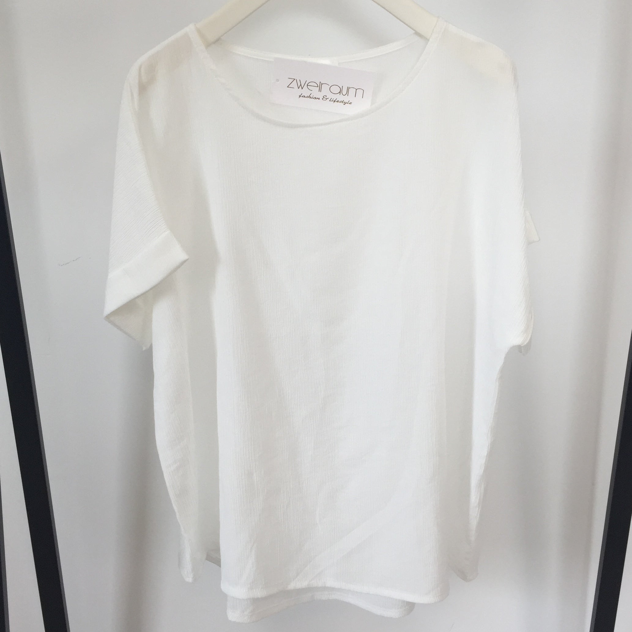 Loose Shirt Structured