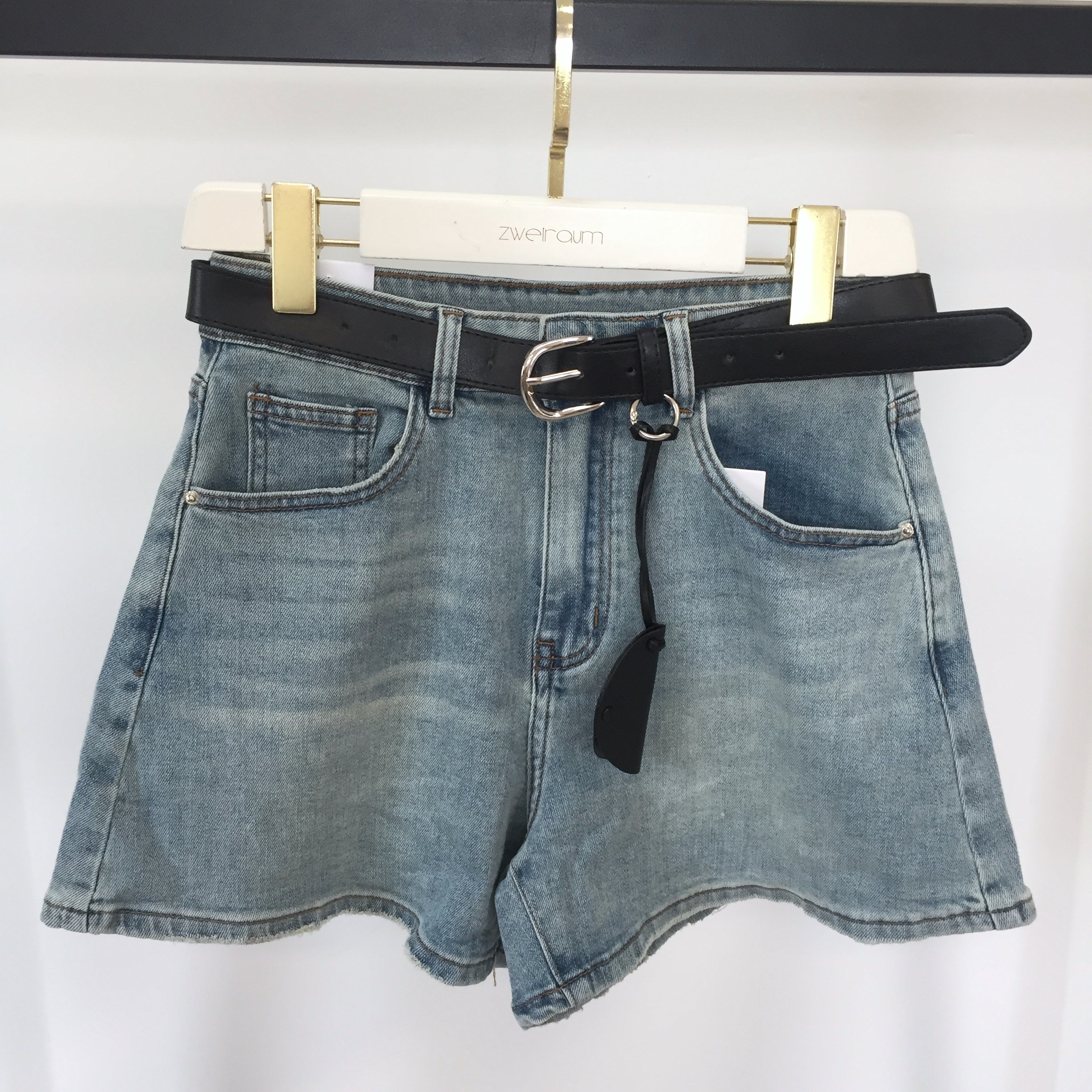 Shorts Essential mit Gürtel