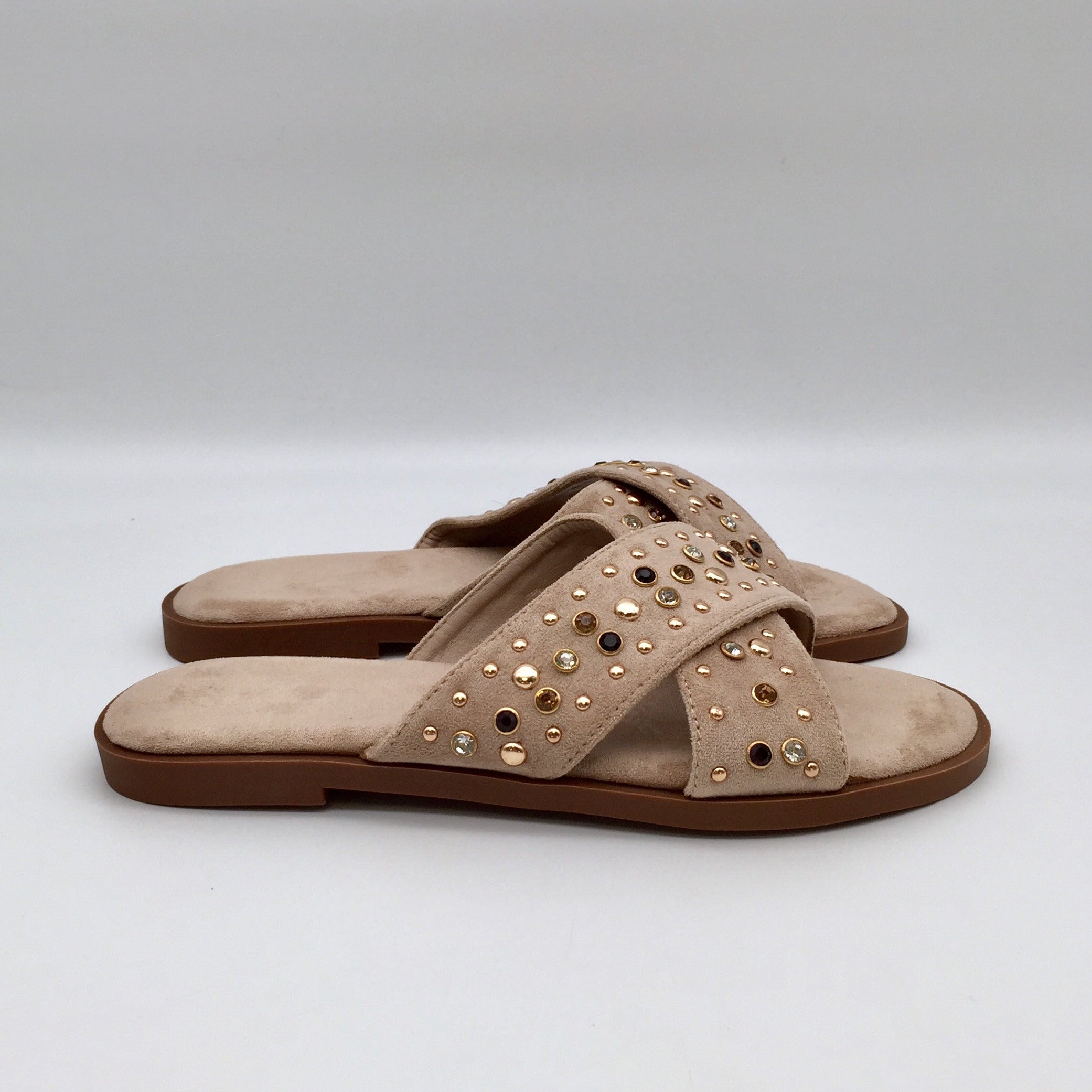 Schlappen Stud Details
