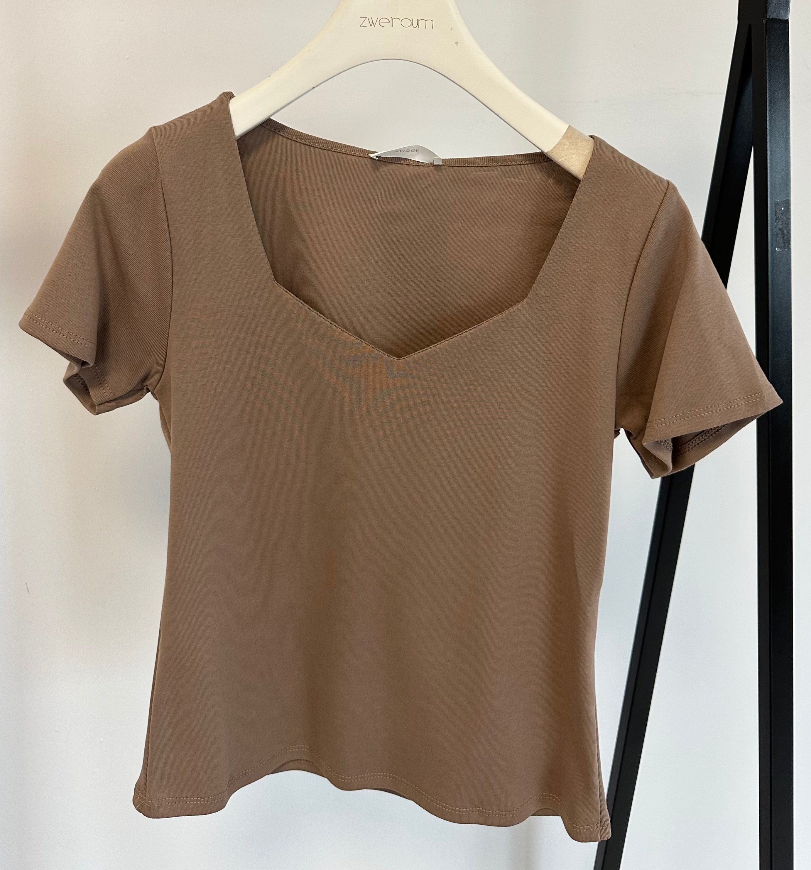 T-Shirt Squared V-Neck