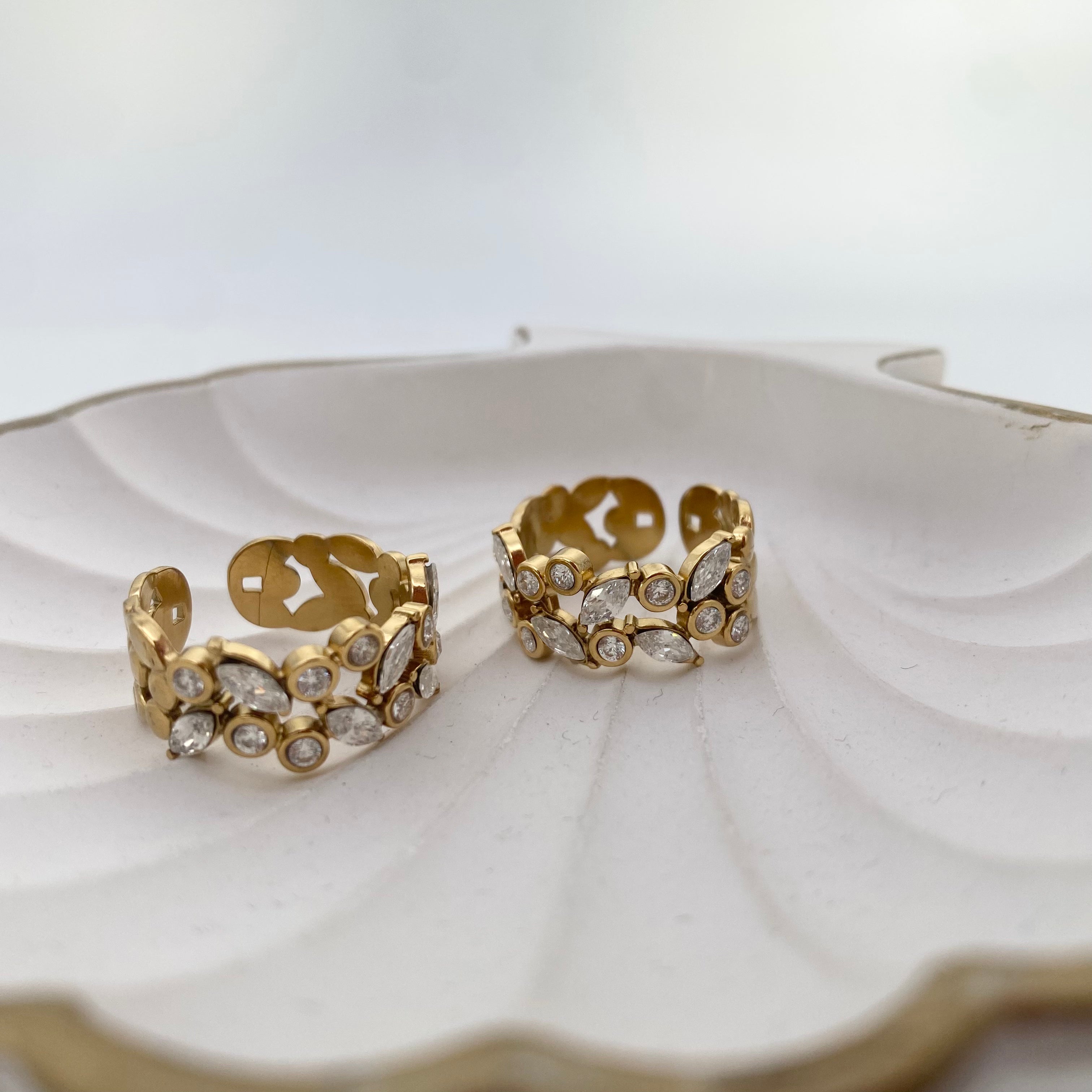 Ring Sparkling Leaves